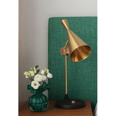 BEAT gold table lamp