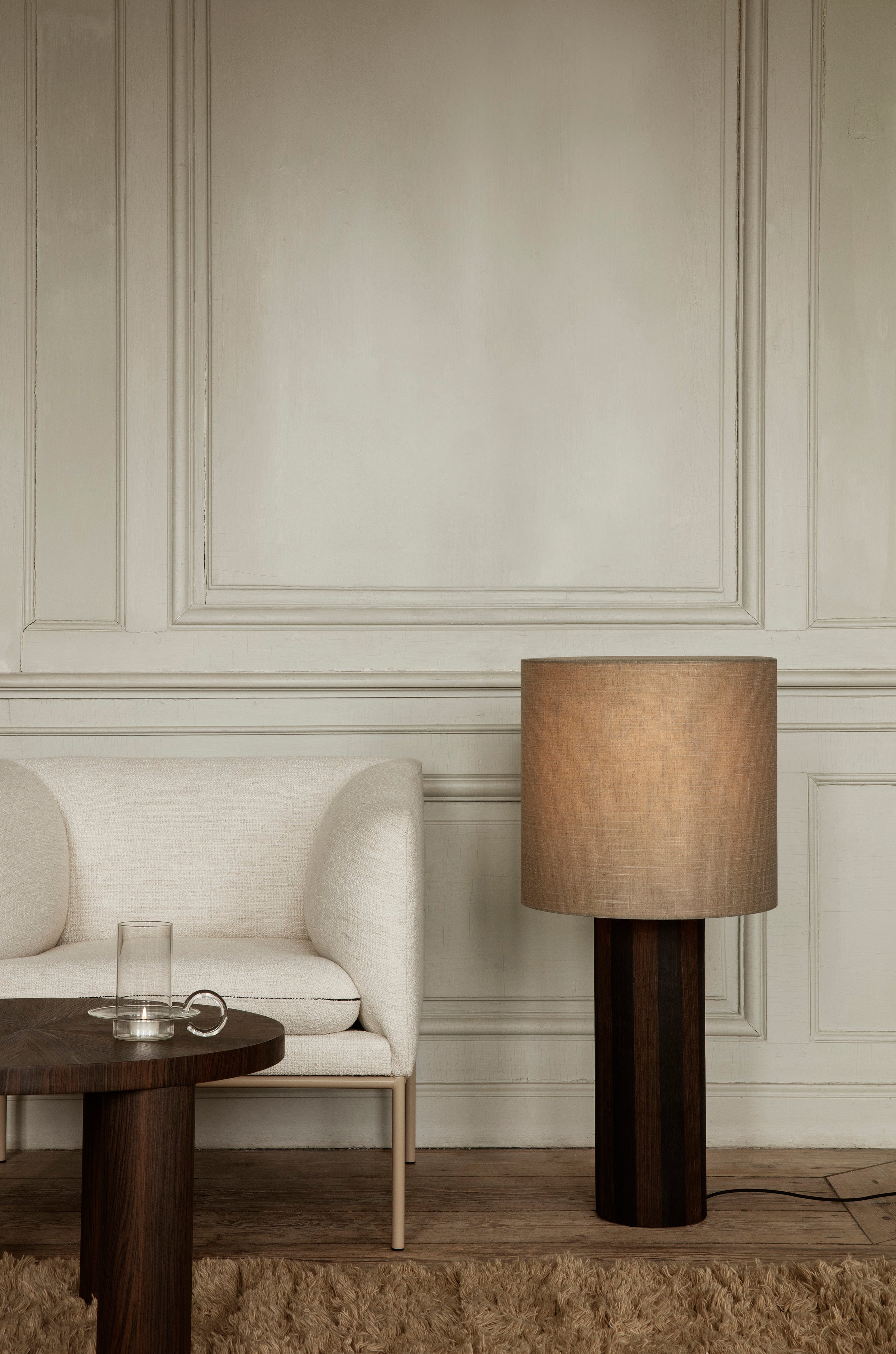 Basic floor lamp Post lines oak veneer