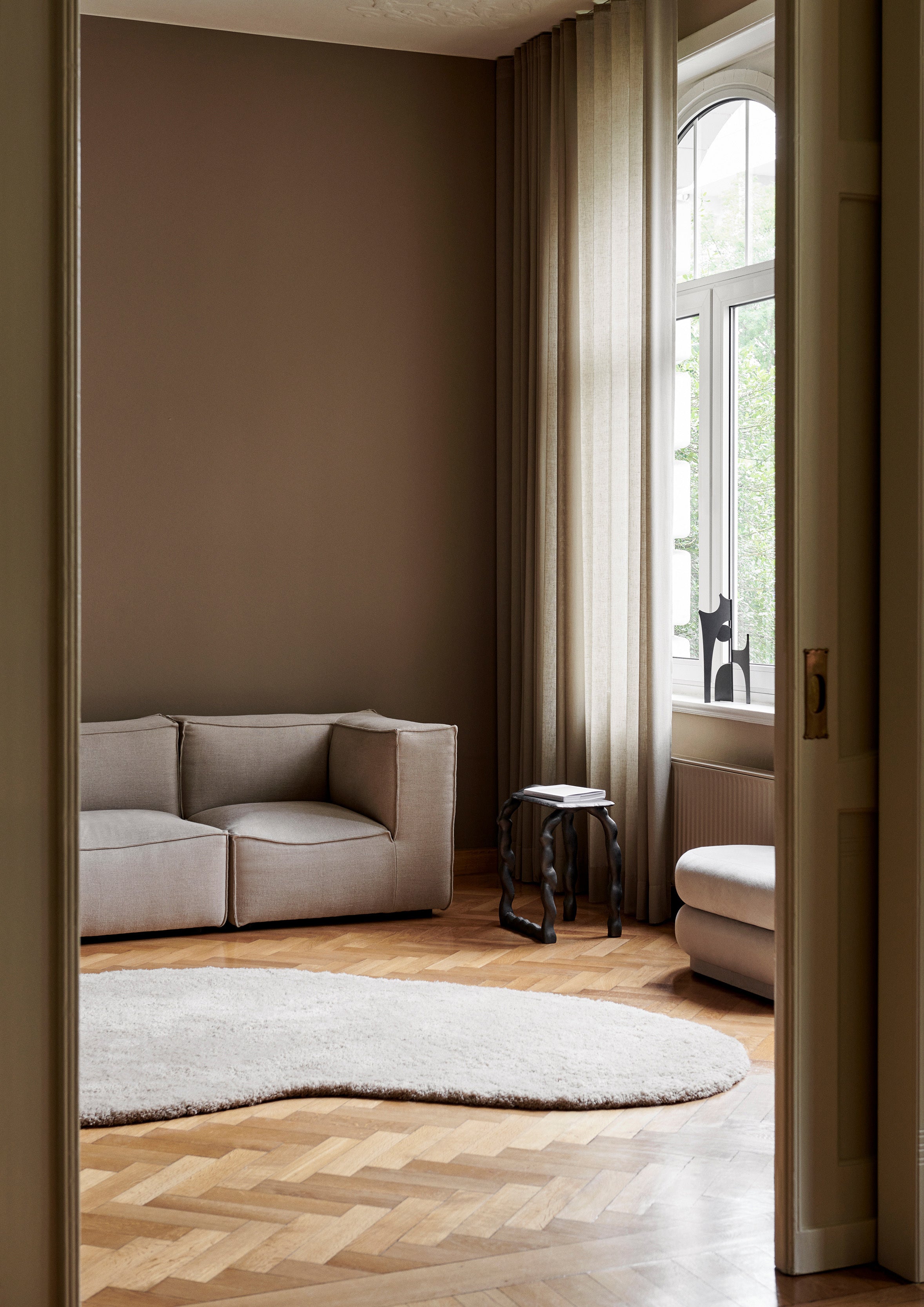 FORMA rug broken white