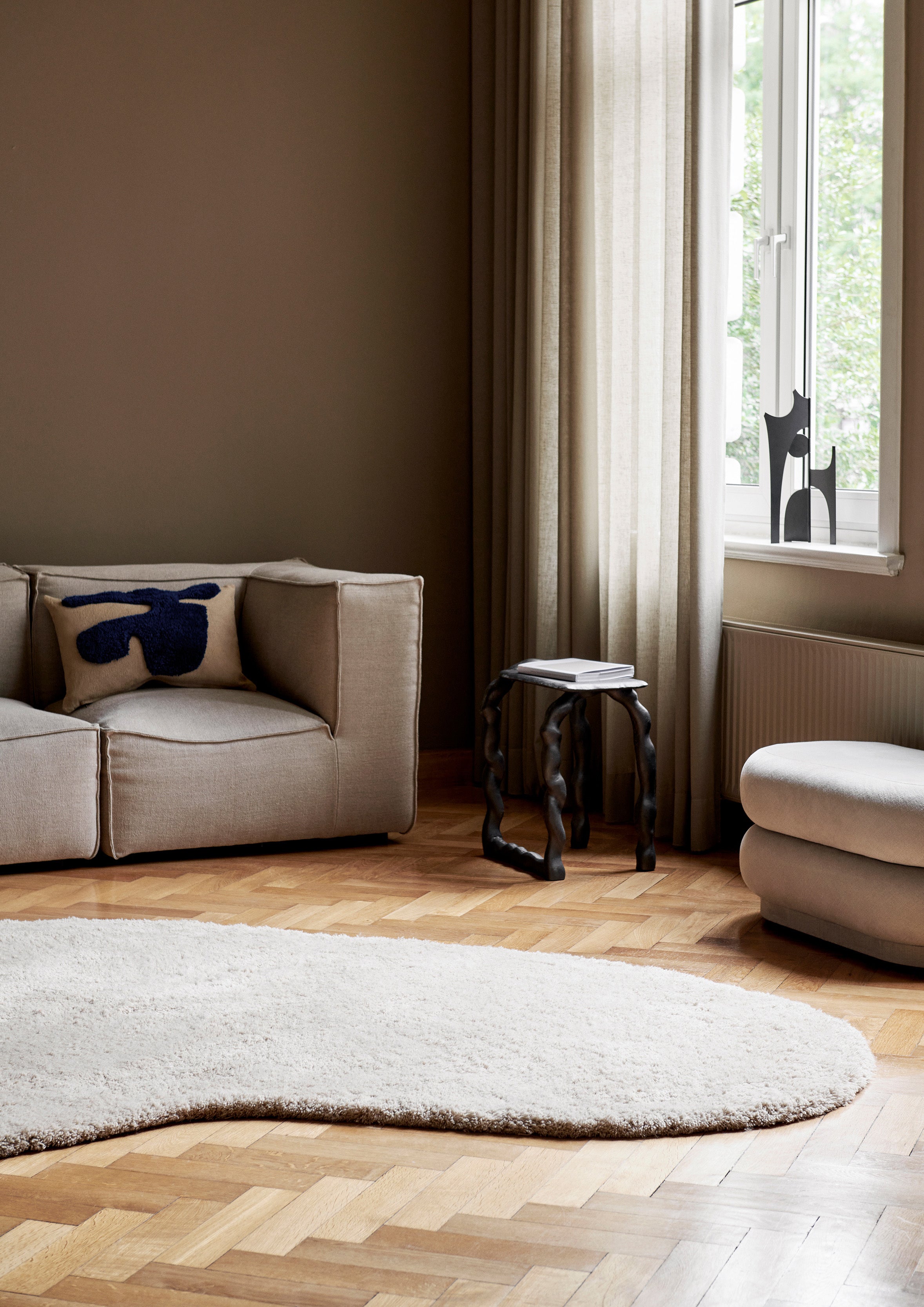 FORMA rug broken white