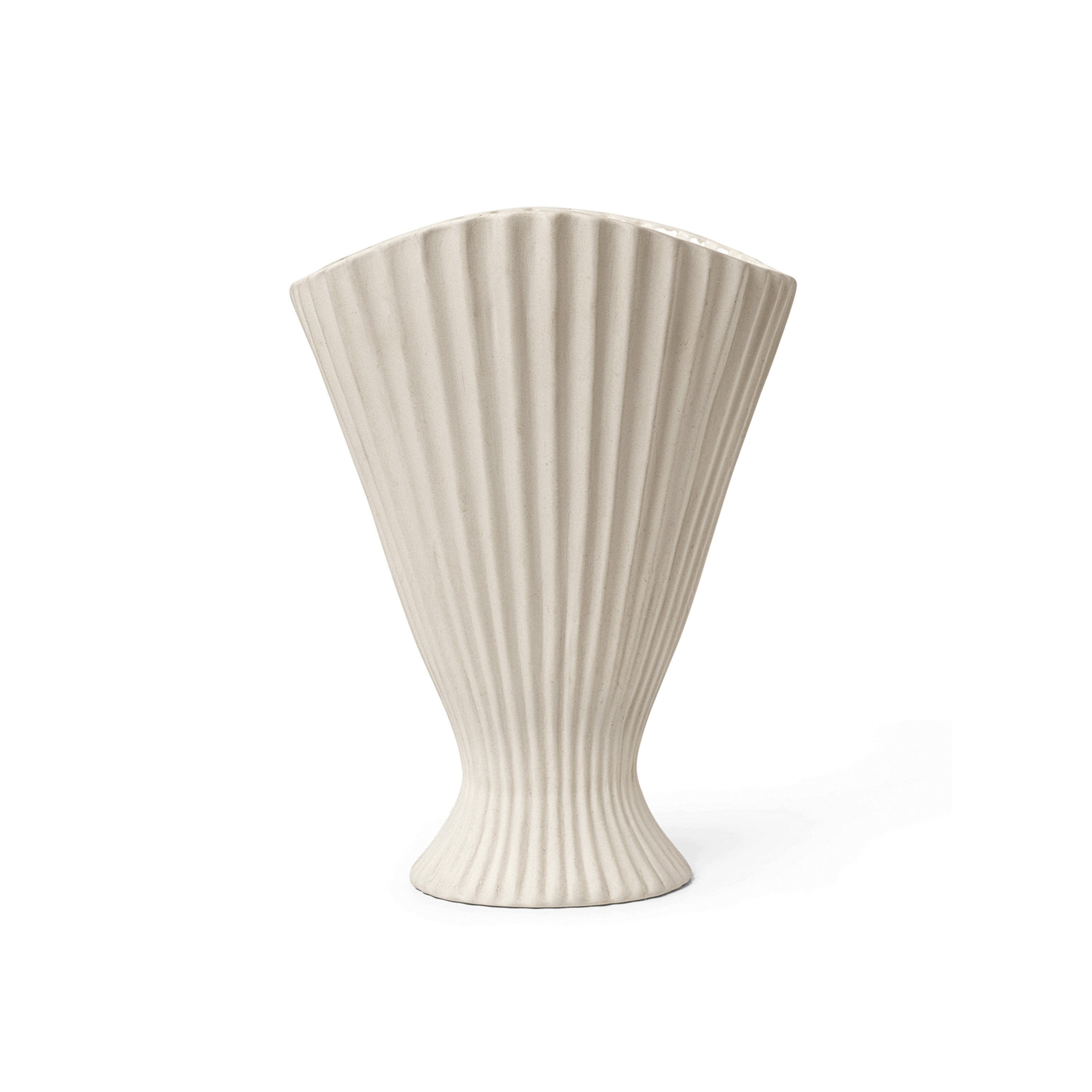 Fountain vase broken white