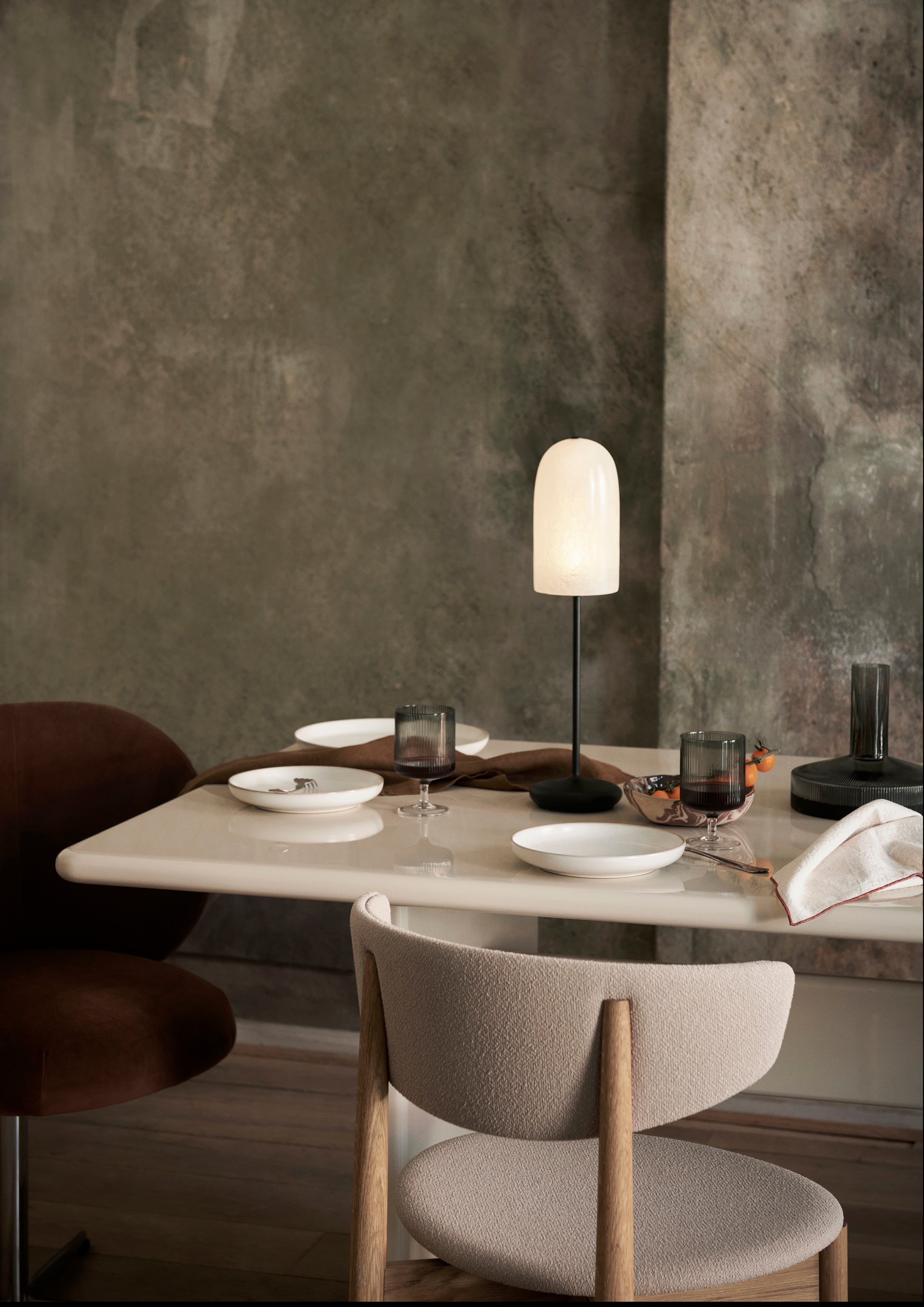 Table lamp GRY white shade with black base
