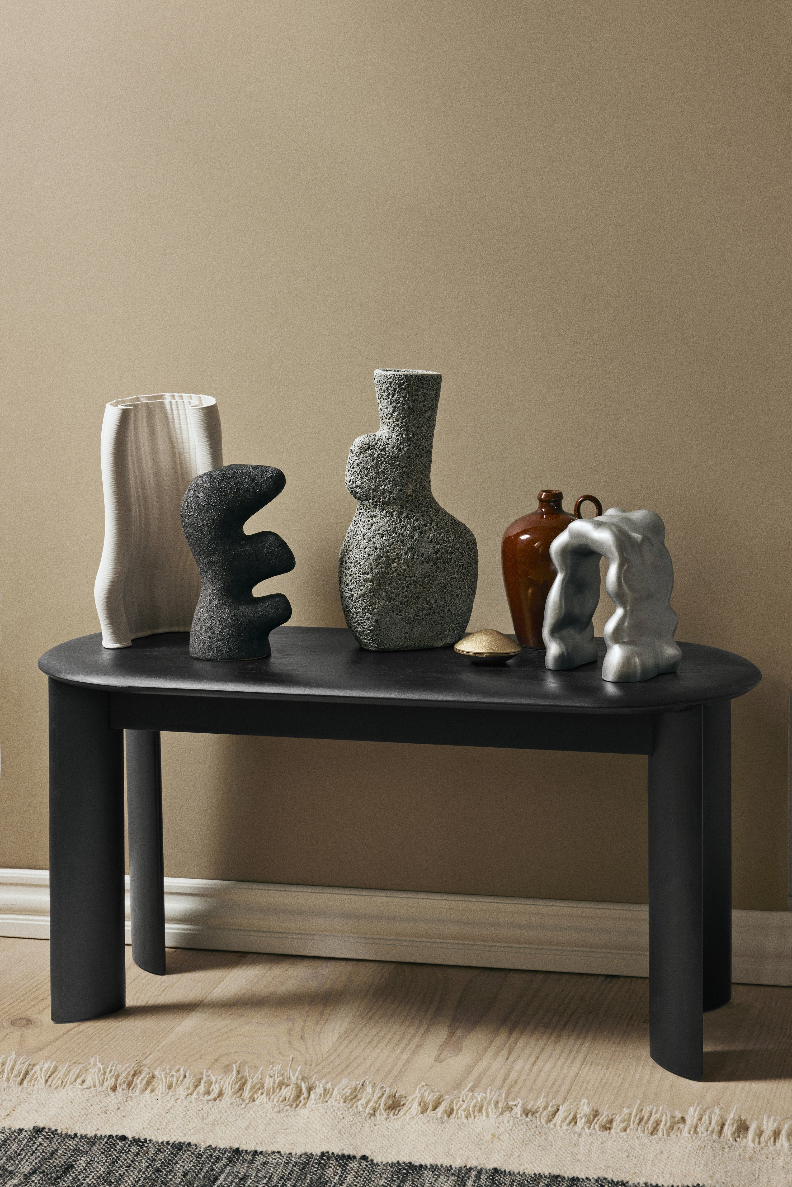 Bevel beech beech painted black