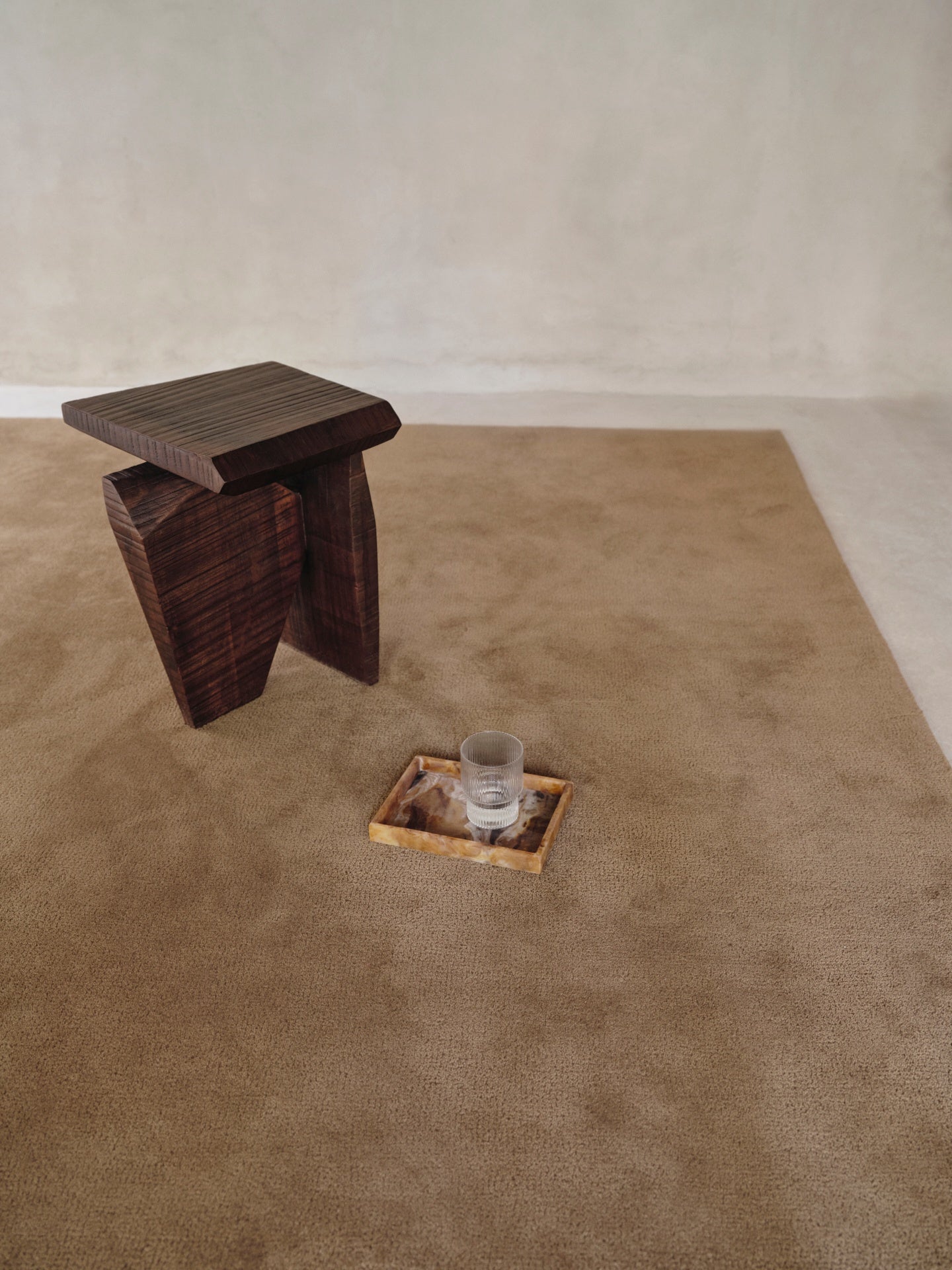 STILLE caramel rug