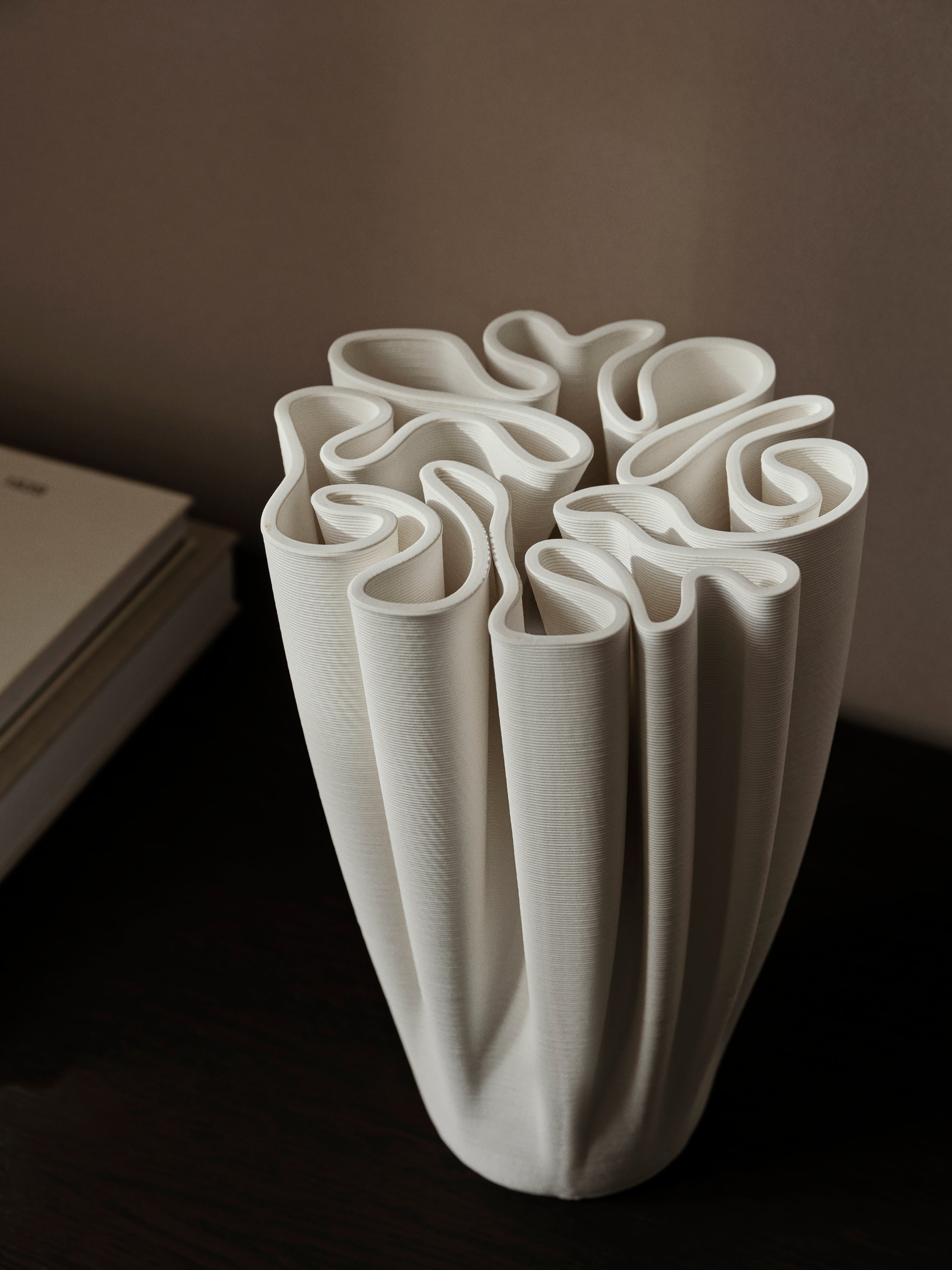 DEDALI vase broken white