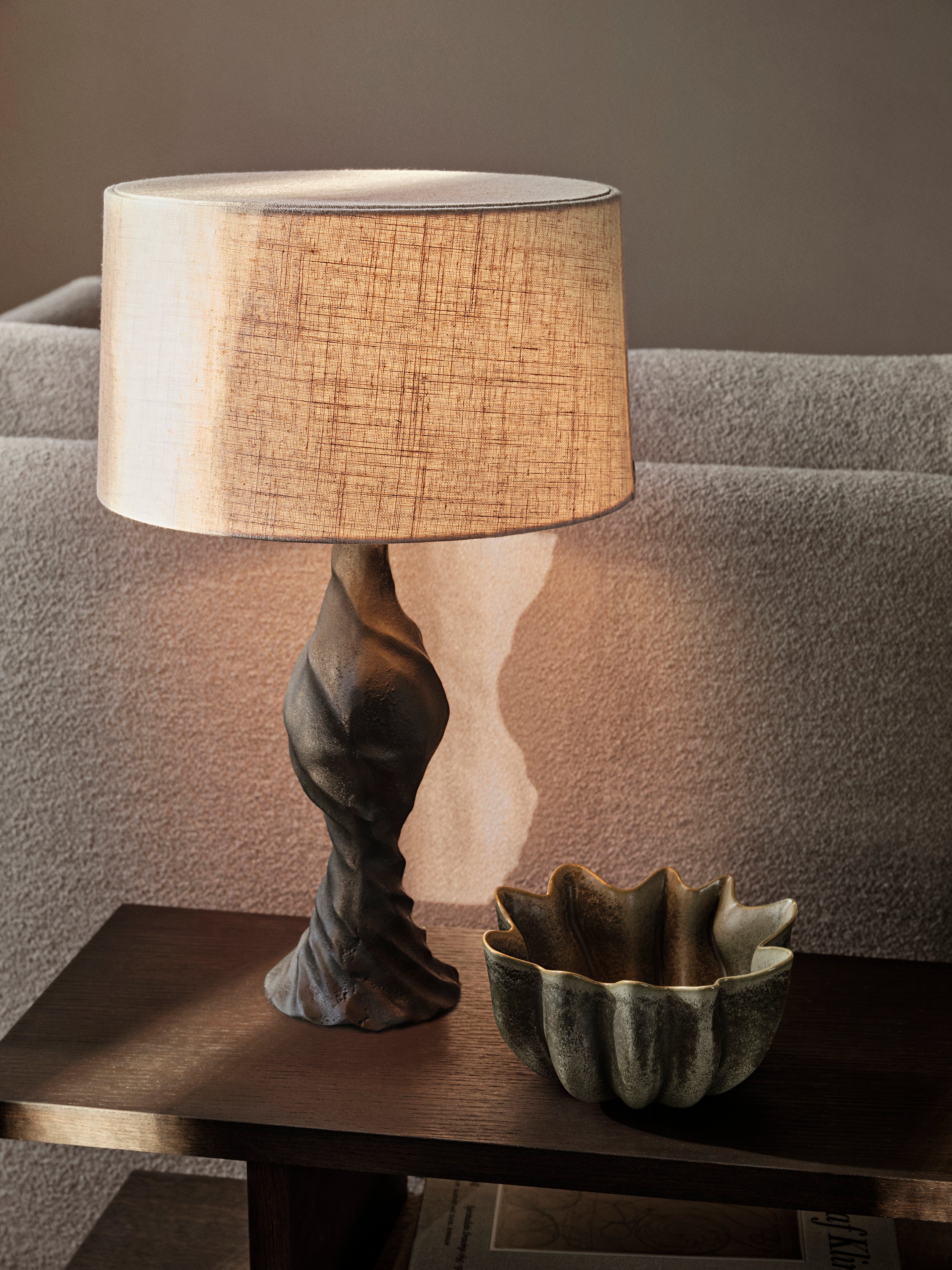 MOLTAN black table lamp base