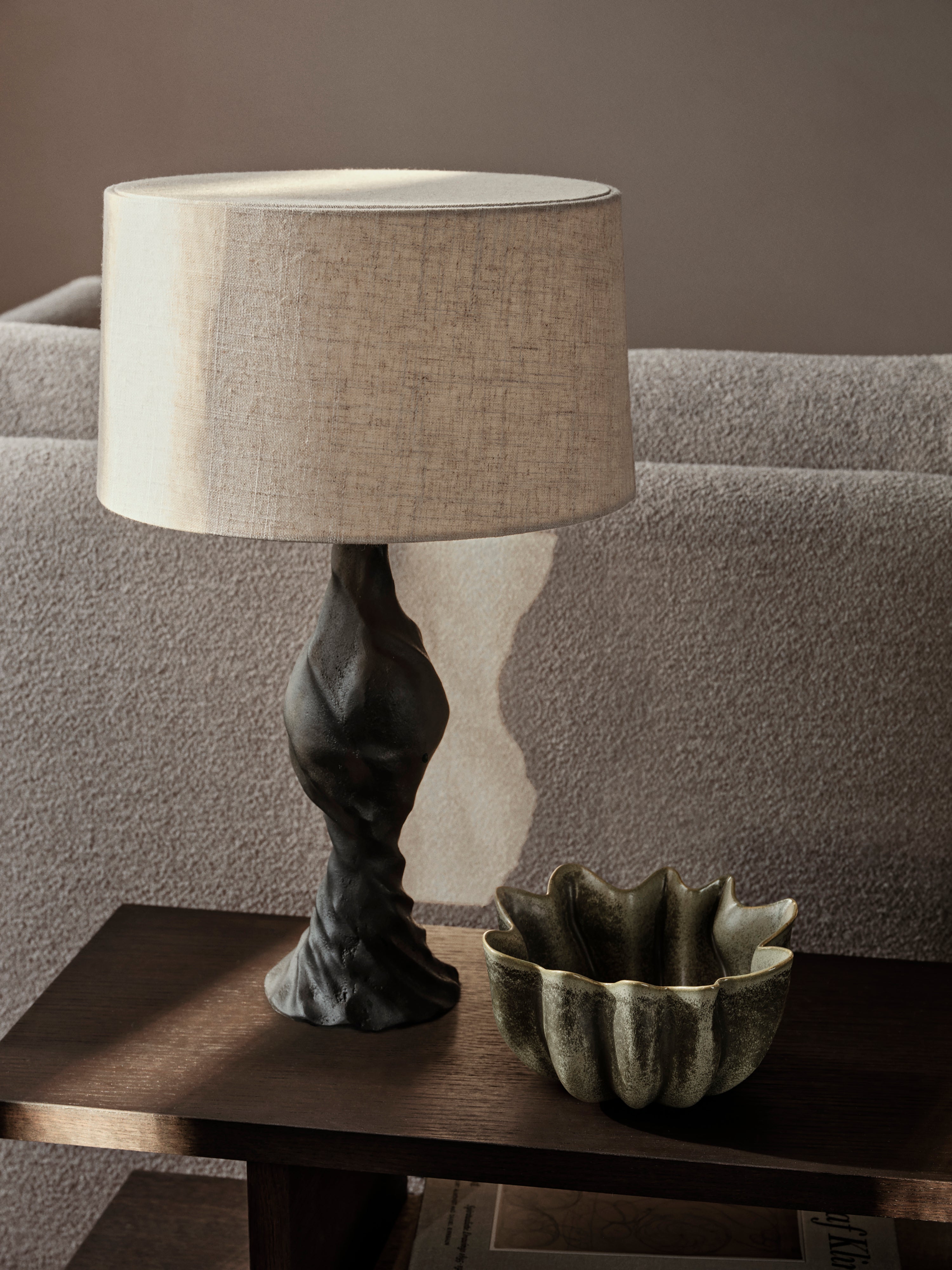 MOLTAN black table lamp base