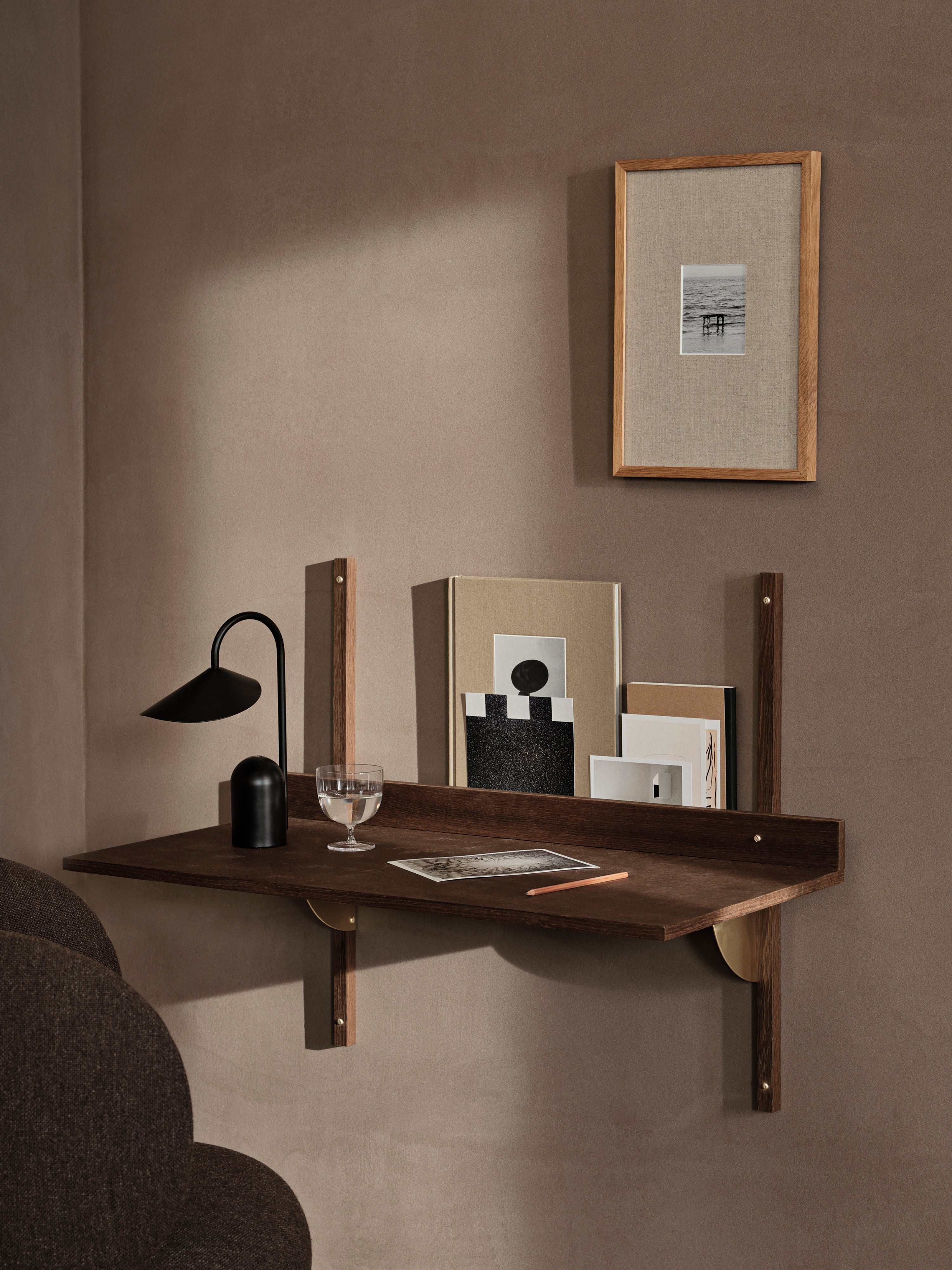 SECTOR DESK wall-mounted desk in smoked oak
