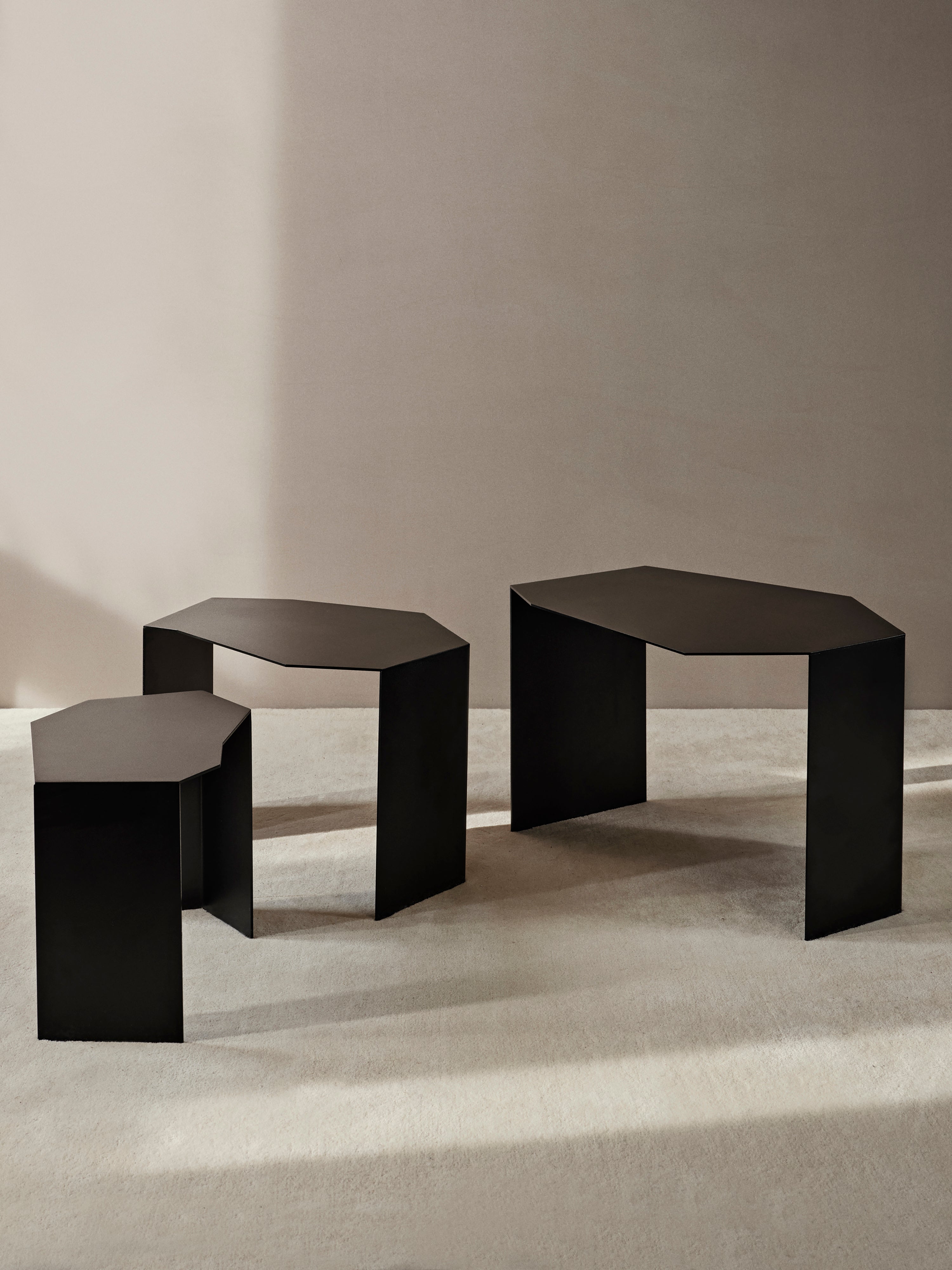 SHARD CLUSTER black table set