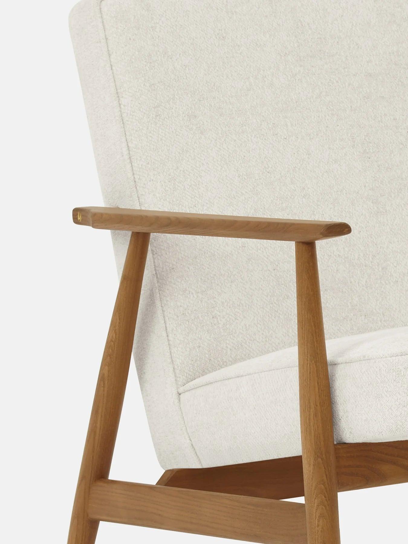 Fotel FOX biały w tkaninie Marble White 366 concept Eye on Design
