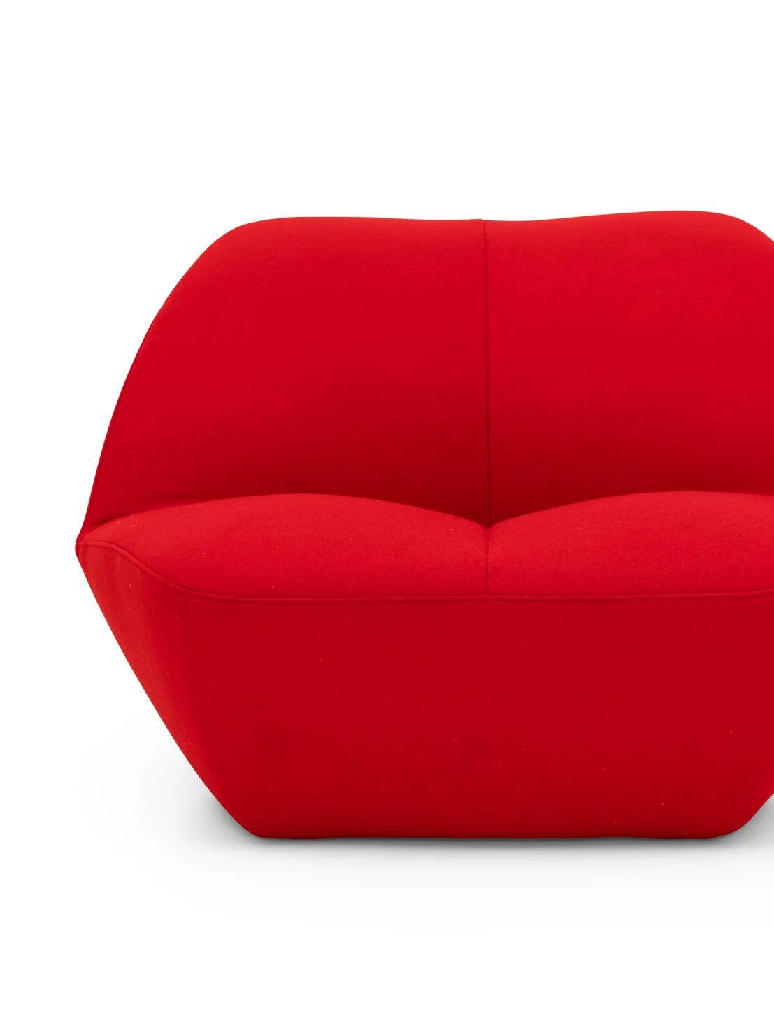 Fotel KISSS tapicerowany Moooi Eye on Design