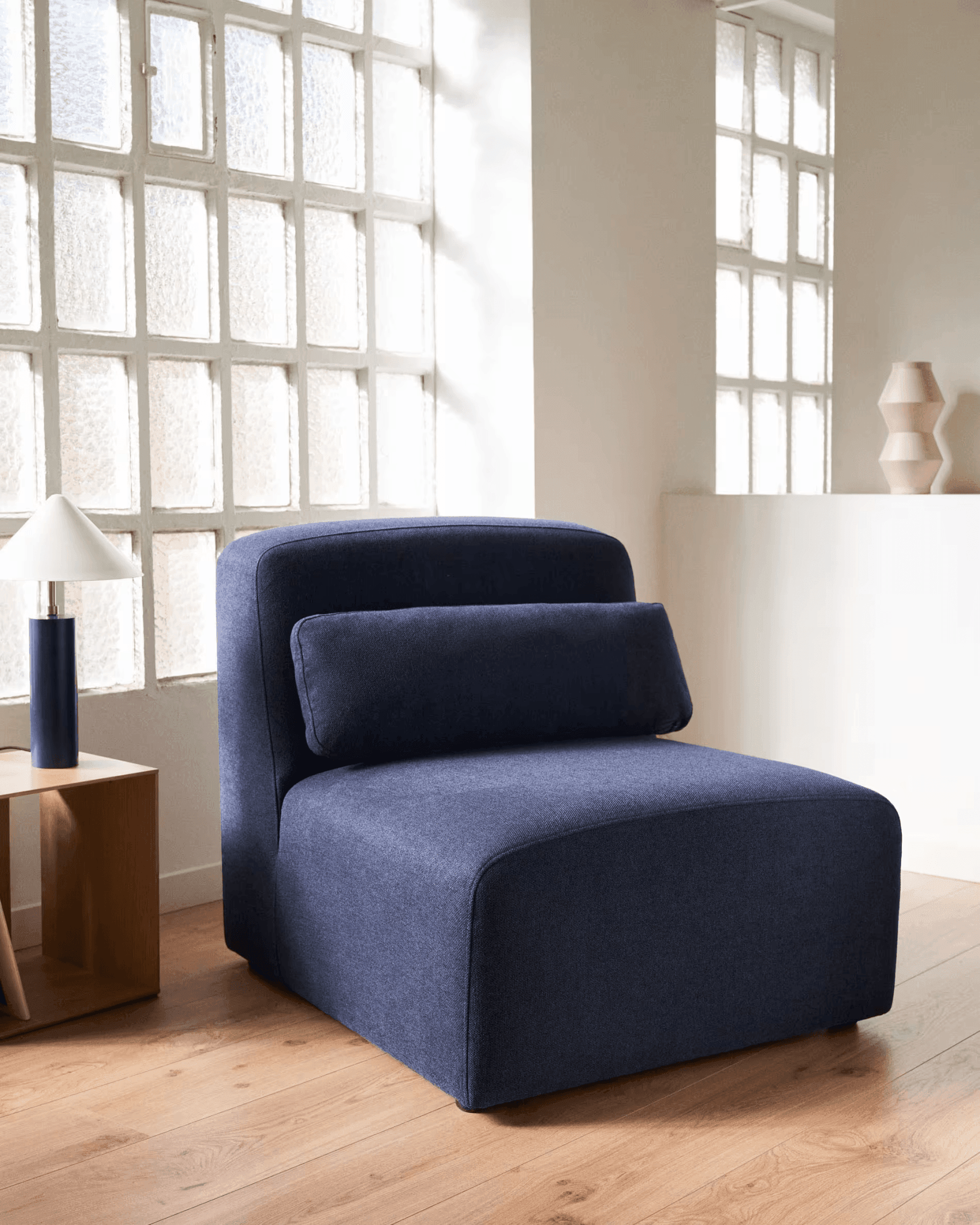 Fotel / moduł NEOM niebieski La Forma Eye on Design