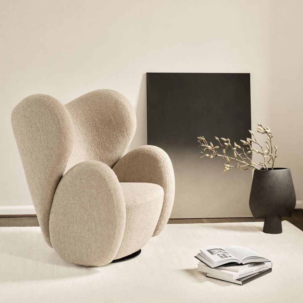 Fotel obrotowy BIG BIG boucle beżowy NORR11 Eye on Design