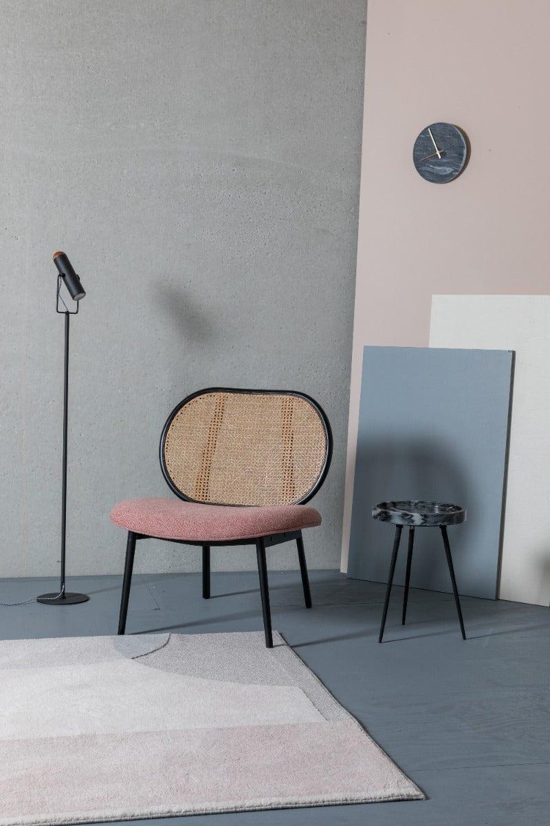 Fotel SPIKE różowy z rattanowym oparciem Zuiver Eye on Design