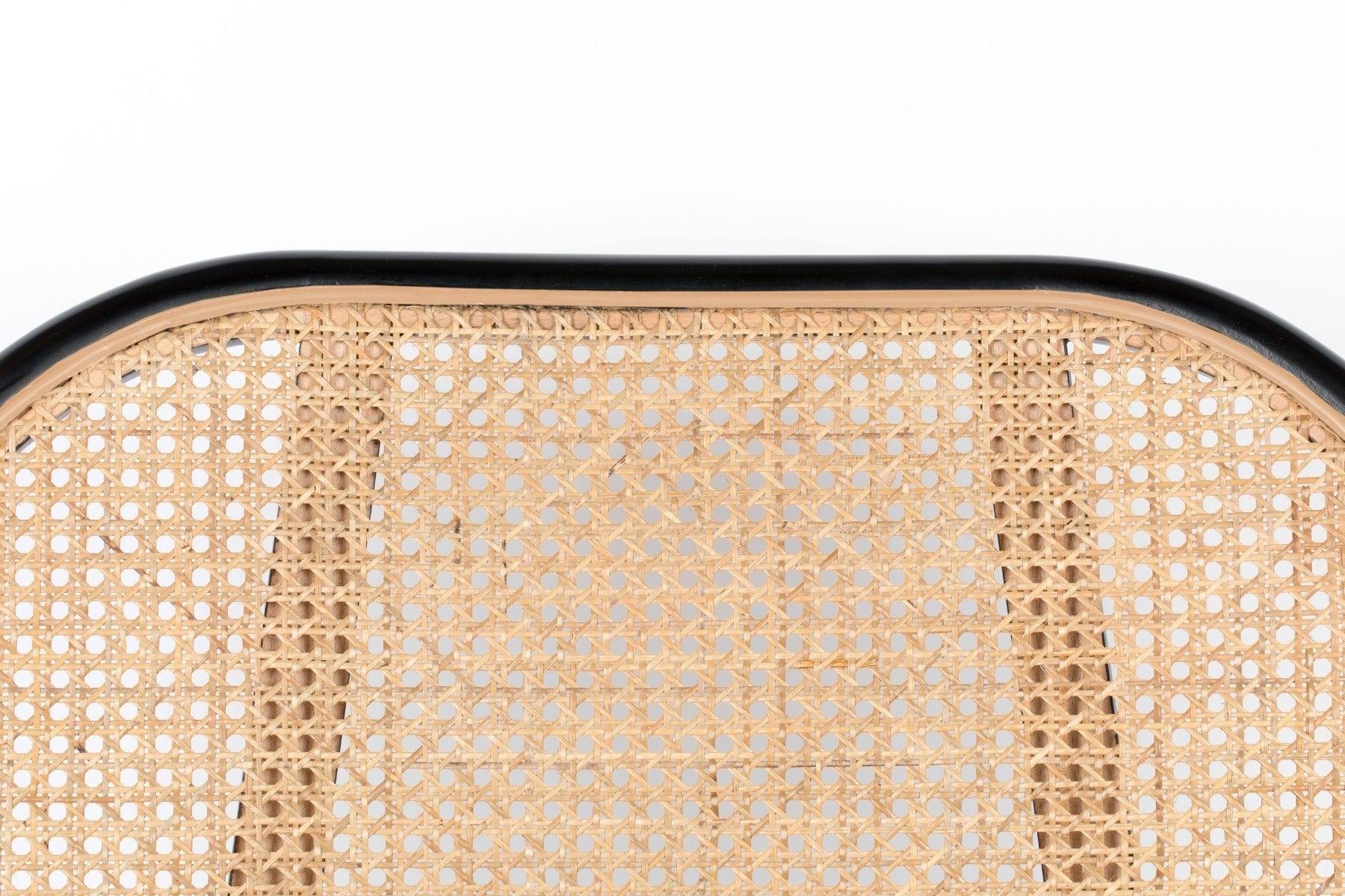 Fotel SPIKE różowy z rattanowym oparciem Zuiver Eye on Design