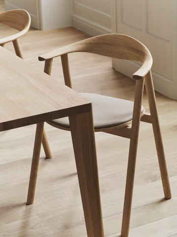 Anmutiger Konferenztisch Black Eiche Holz