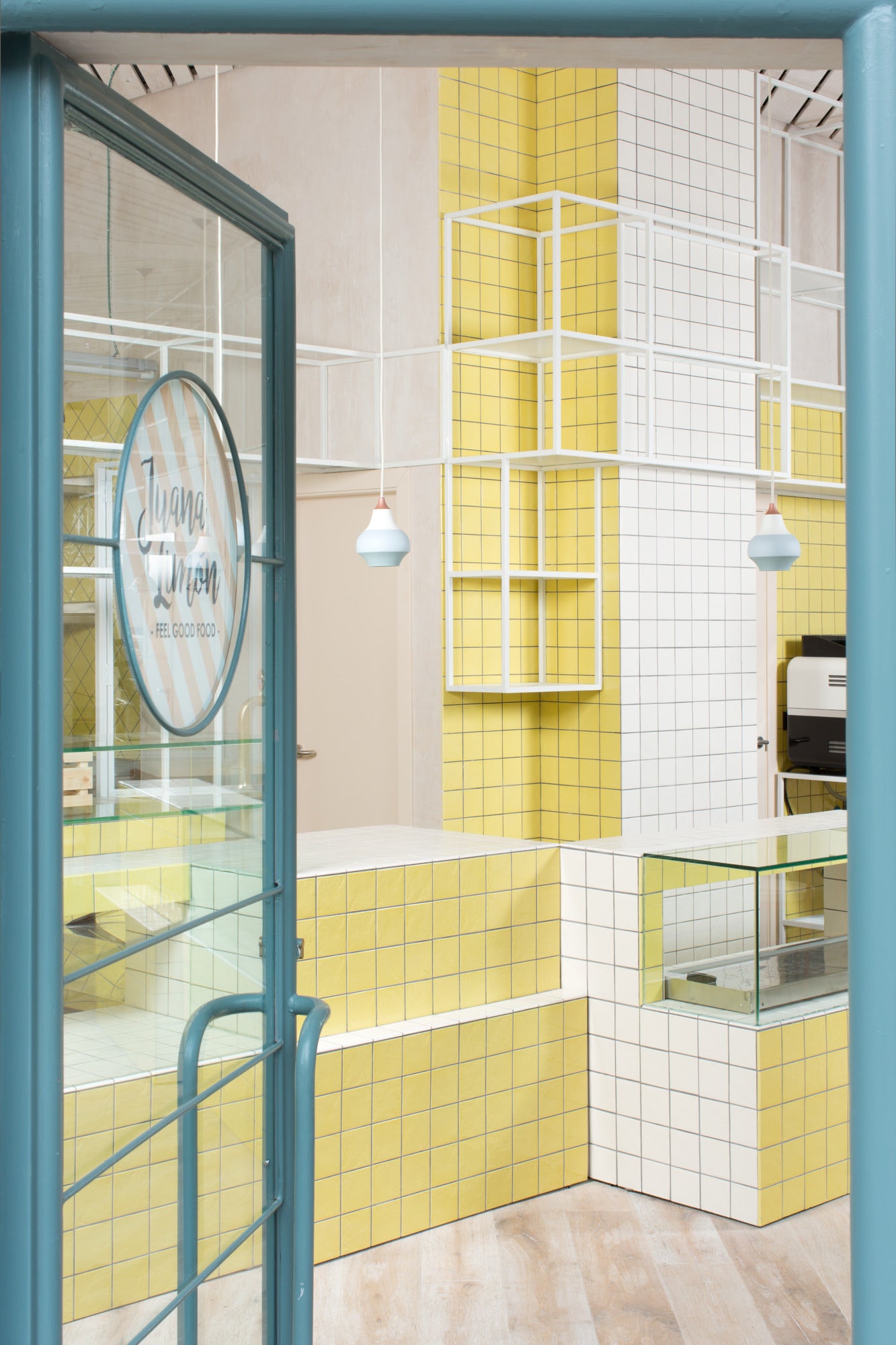 Pendant lamp CIRQUE white with gray tip