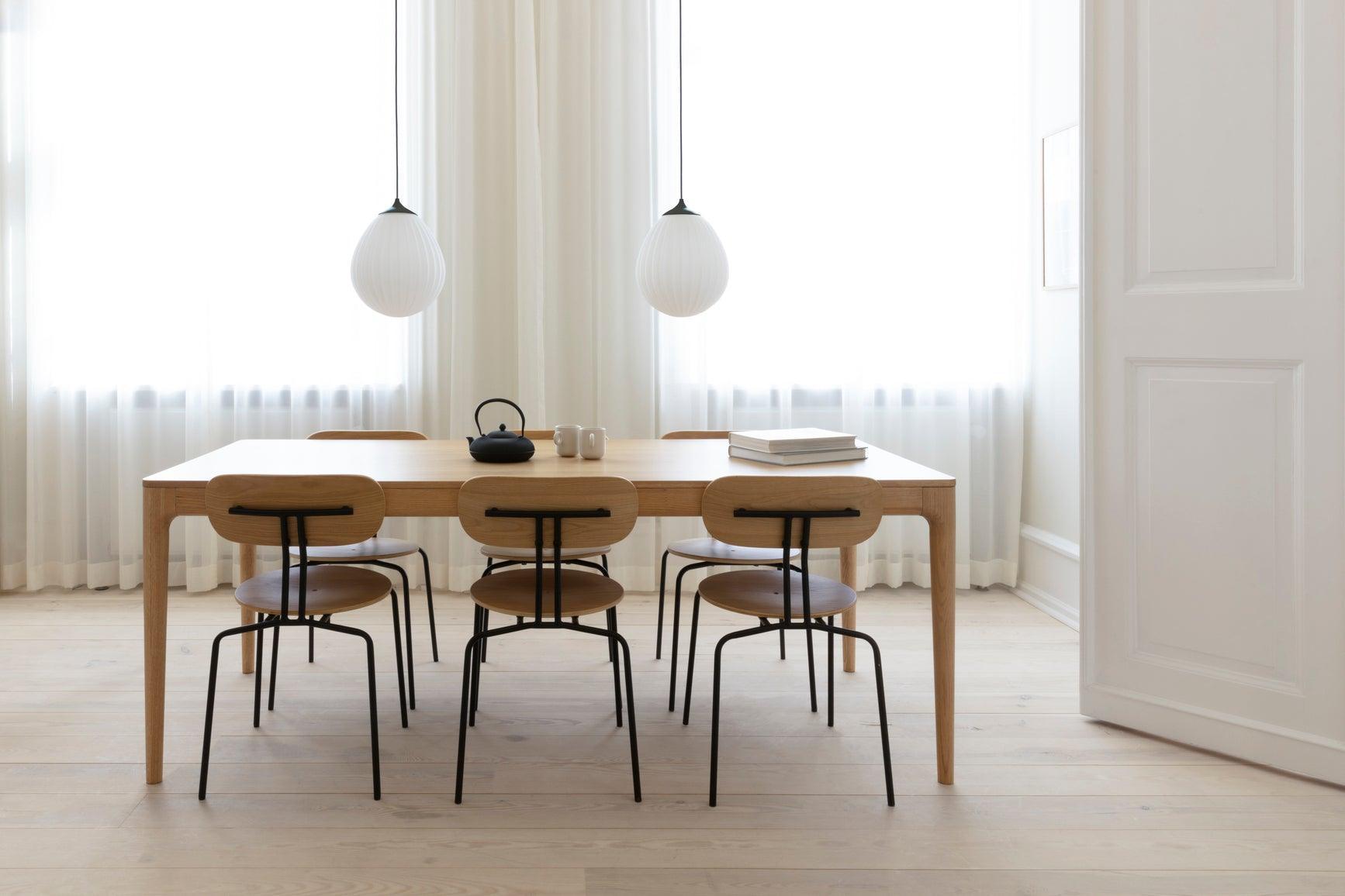 Klosz AROUND THE WORLD mleczny z czarnym UMAGE Eye on Design