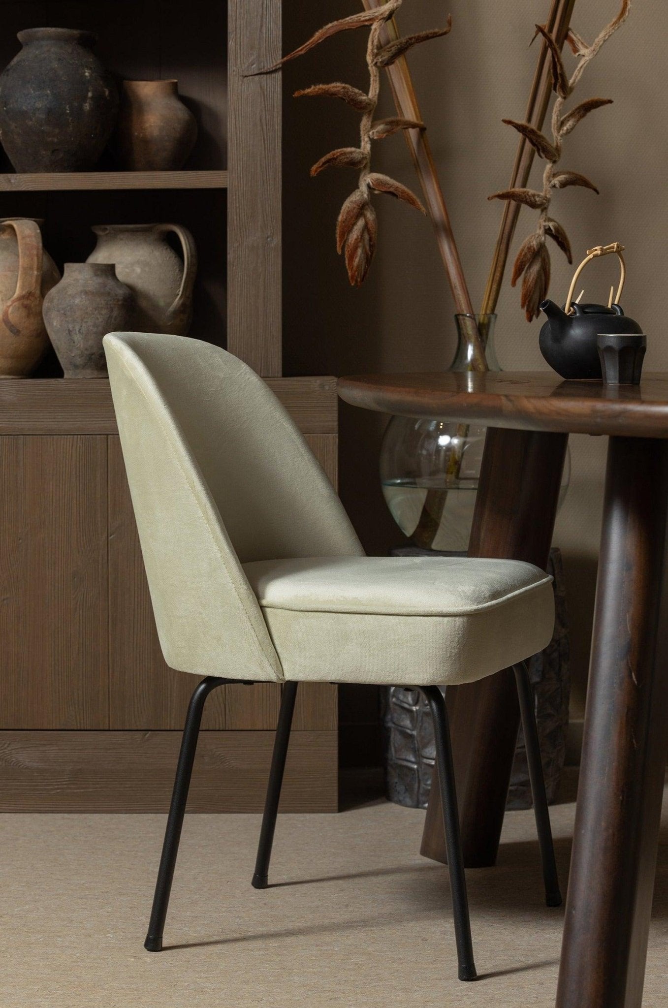 Krzesło aksamitne VOGUE pistacjowy Be Pure Eye on Design