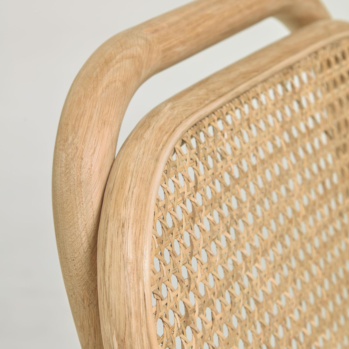 Krzesło barowe DORIANE lite drewno dębowe La Forma Eye on Design