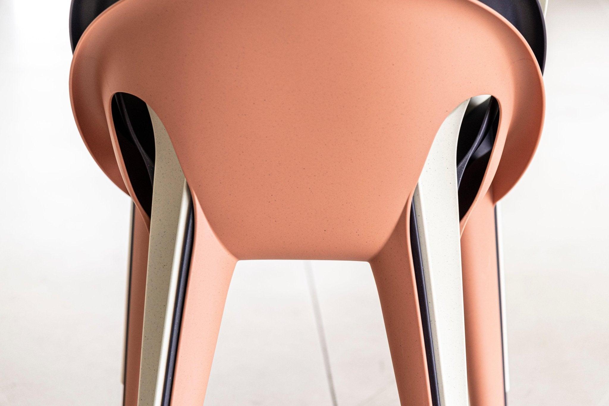 Krzesło BELL CHAIR antracytowy Magis Eye on Design
