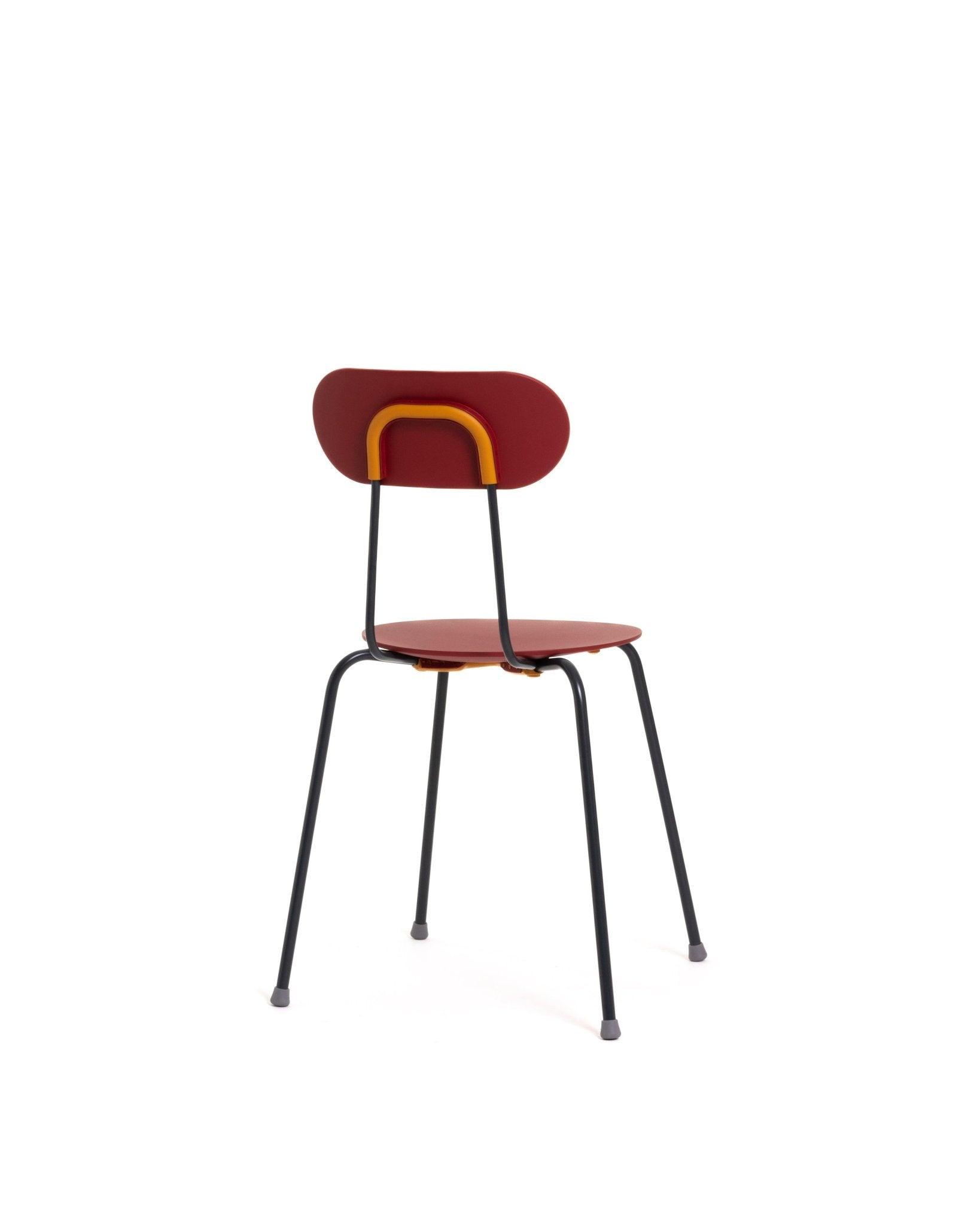 Krzesło MARIOLINA bordowy z czarną podstawą Magis Eye on Design