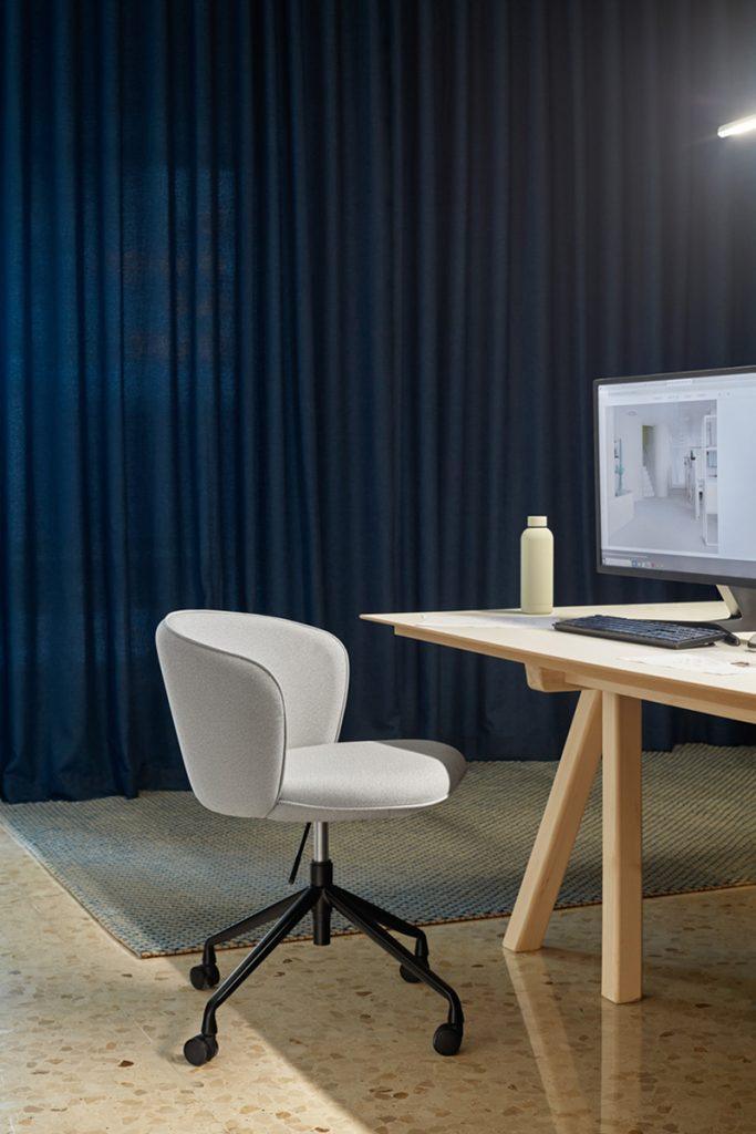Krzesło na kółkach ADD ekoskóra czarna Teulat Eye on Design