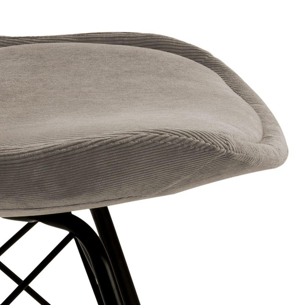 Krzesło NILS beżowy sztruksowy z czarną podstawą Home Essentials Eye on Design