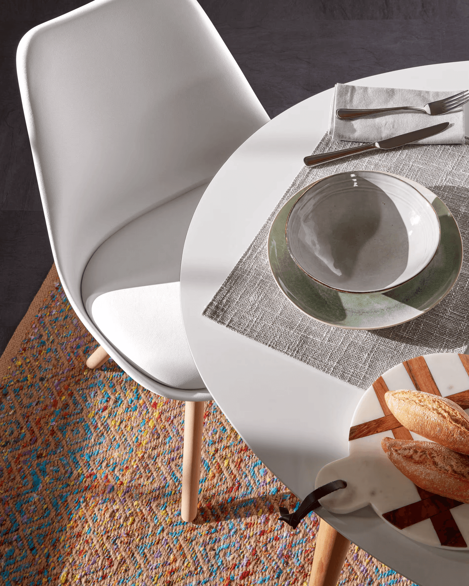 Krzesło RALF biały z drewnianą podstawą La Forma Eye on Design
