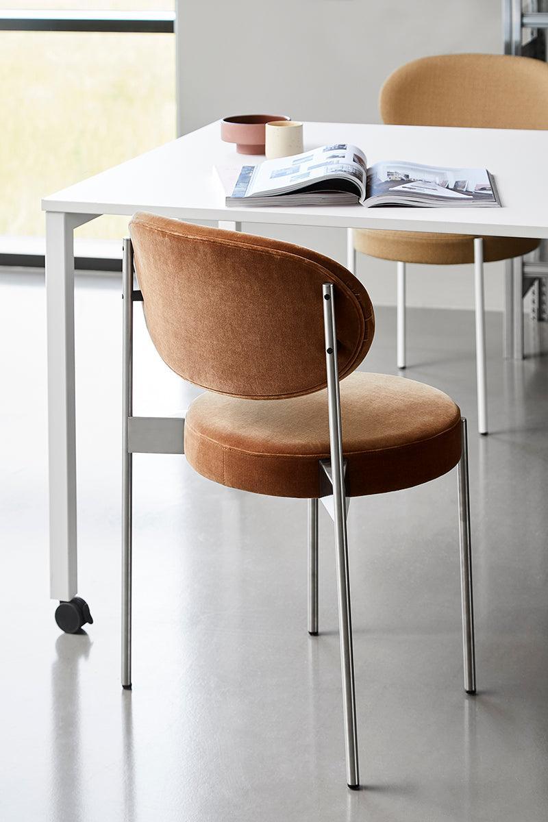 Krzesło SERIES 430 CHAIR SILVER - kolor do wyboru Verpan Eye on Design