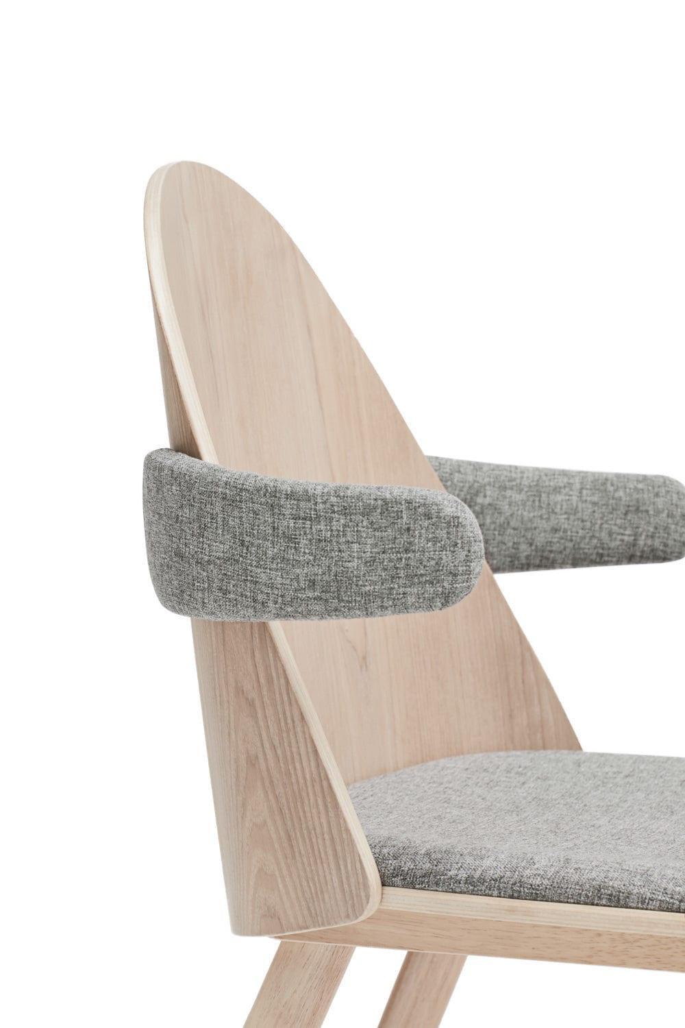 Krzesło z podłokietnikami UMA szary Teulat Eye on Design