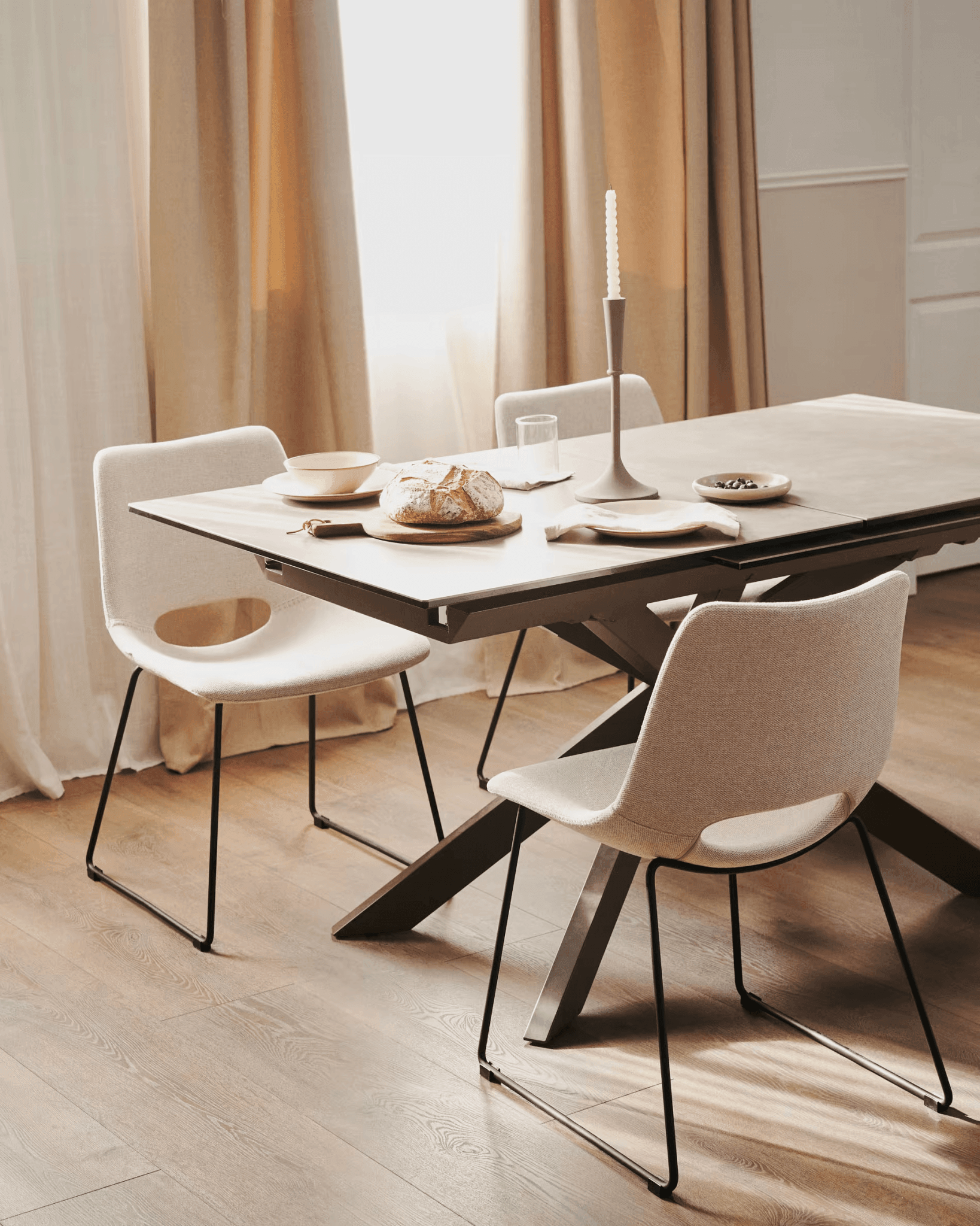 Krzesło ZAHARA brązowy La Forma Eye on Design