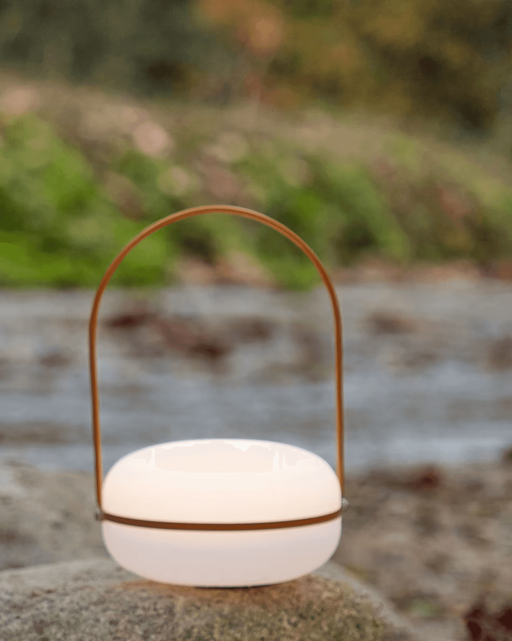 Lampa akumulatorowa TEA musztardowe wykończenie La Forma Eye on Design