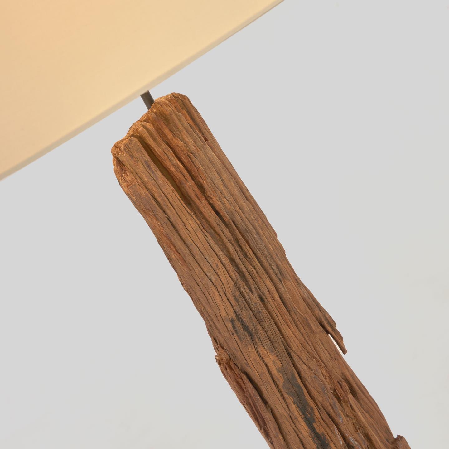 Lampa podłogowa POWELL drewno z recyklingu La Forma Eye on Design