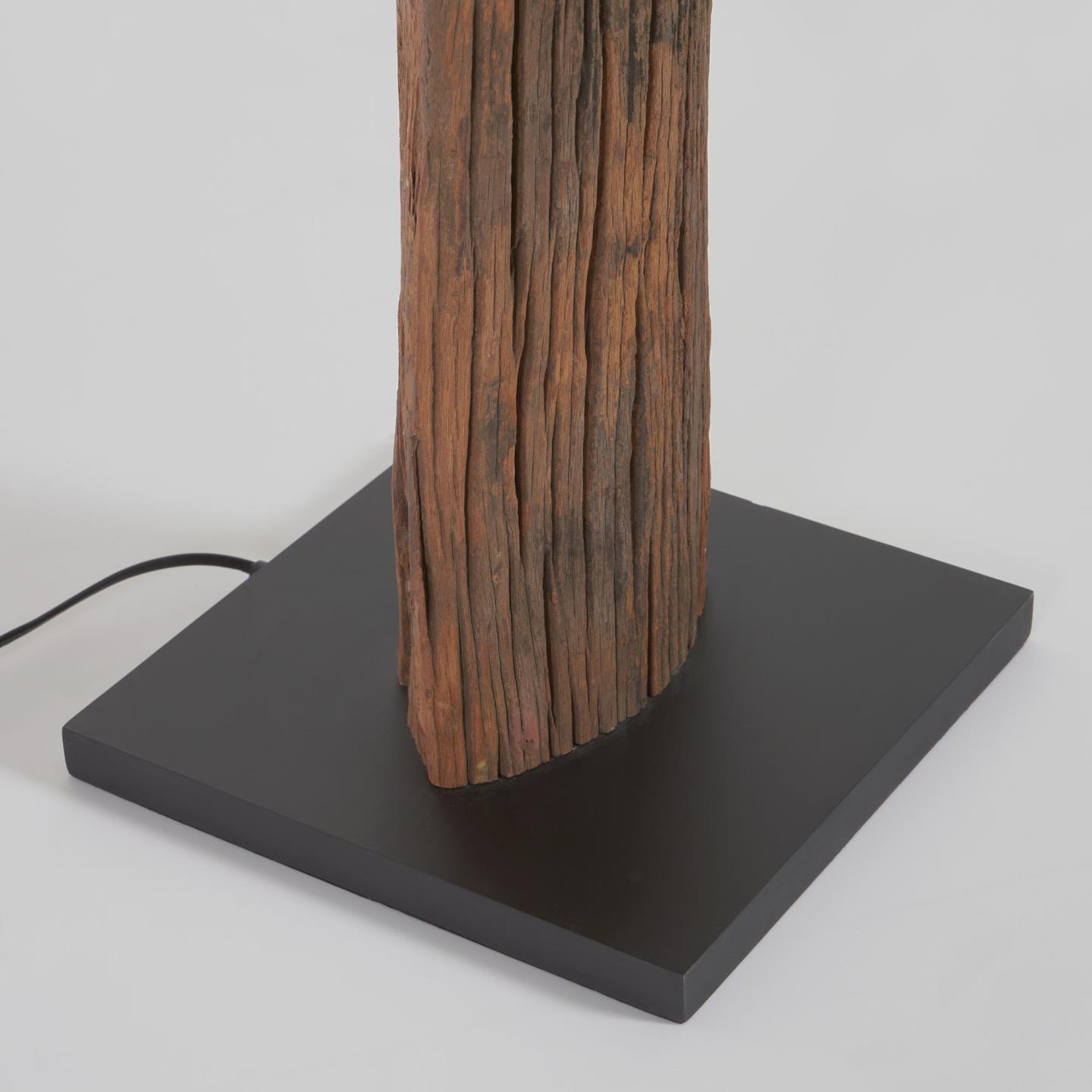 Lampa podłogowa POWELL drewno z recyklingu La Forma Eye on Design