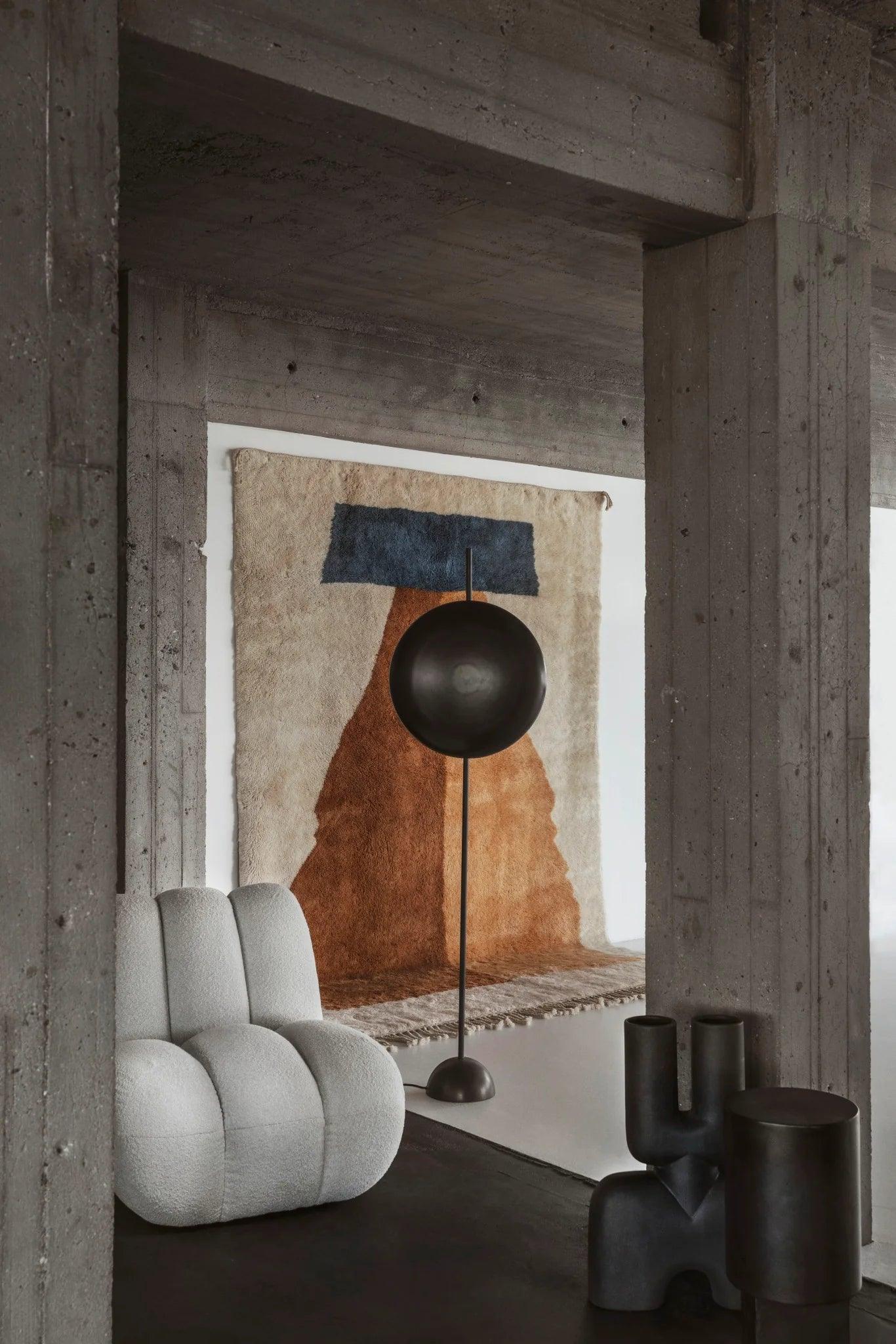 Lampa podłogowa TOTEM brązowy 101 Copenhagen Eye on Design