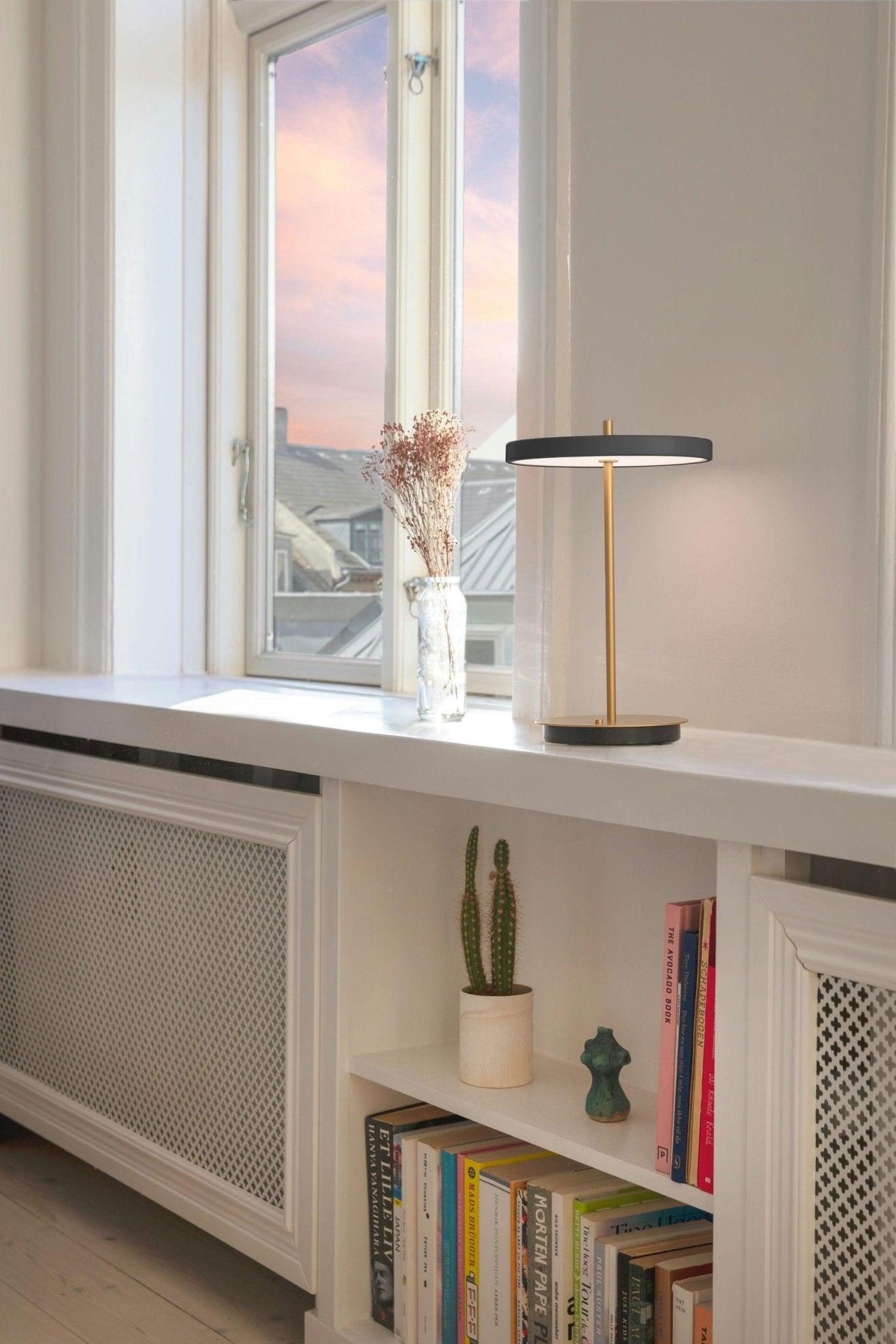 Lampa przenośna ASTERIA MOVE antracytowy UMAGE Eye on Design