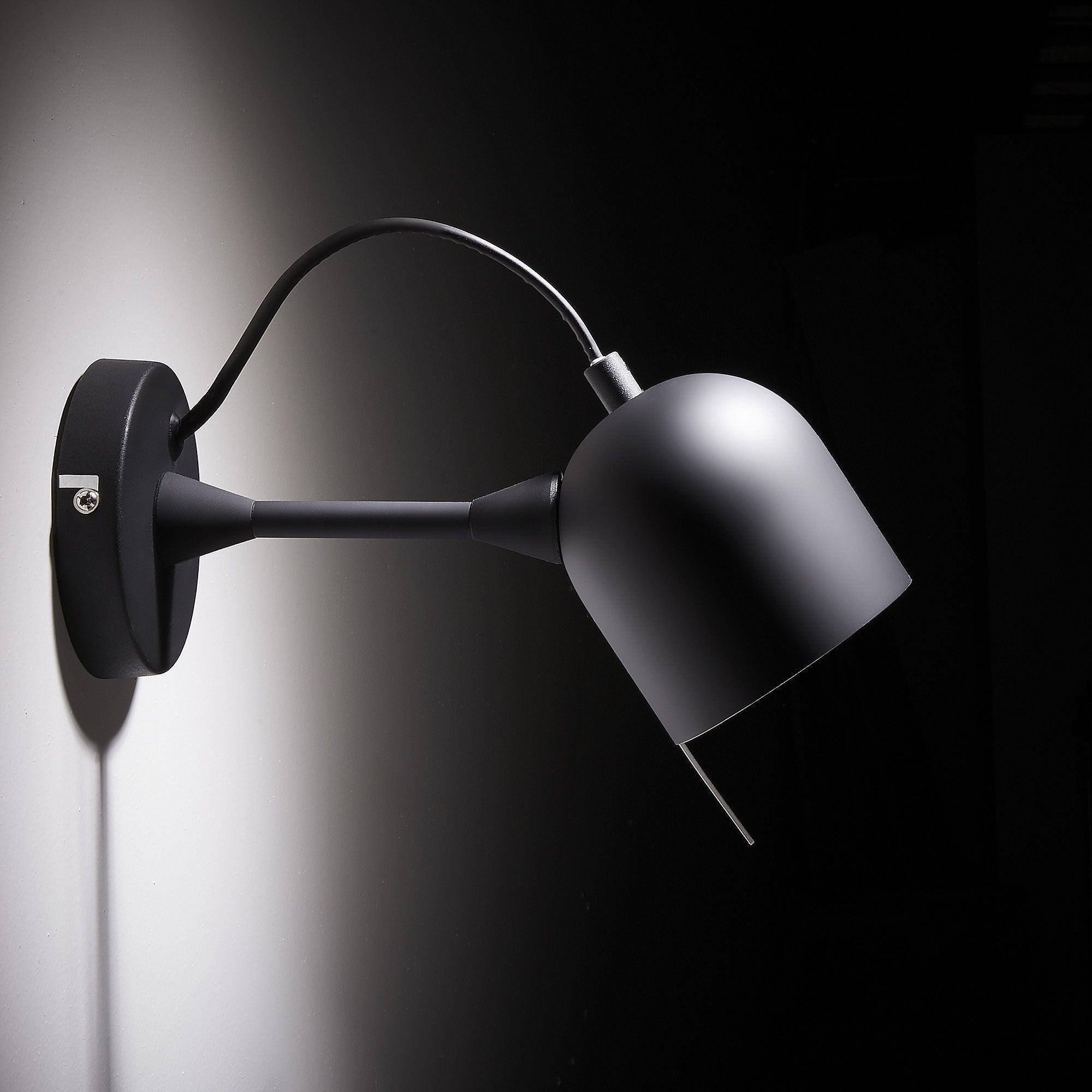 Lampa ścienna LUCILLA czarny La Forma Eye on Design