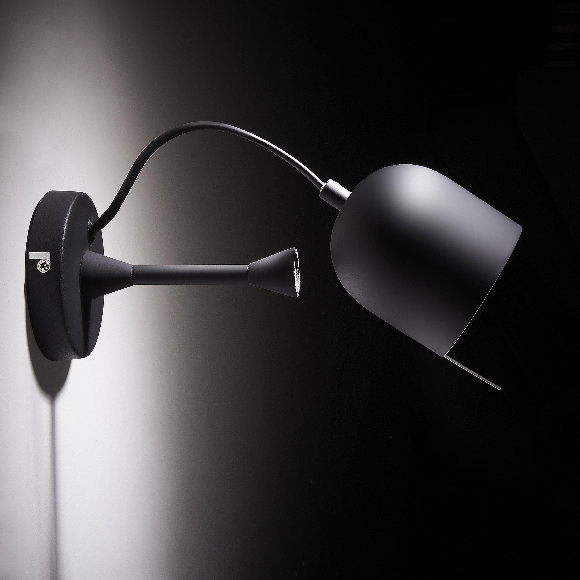 Lampa ścienna LUCILLA czarny La Forma Eye on Design