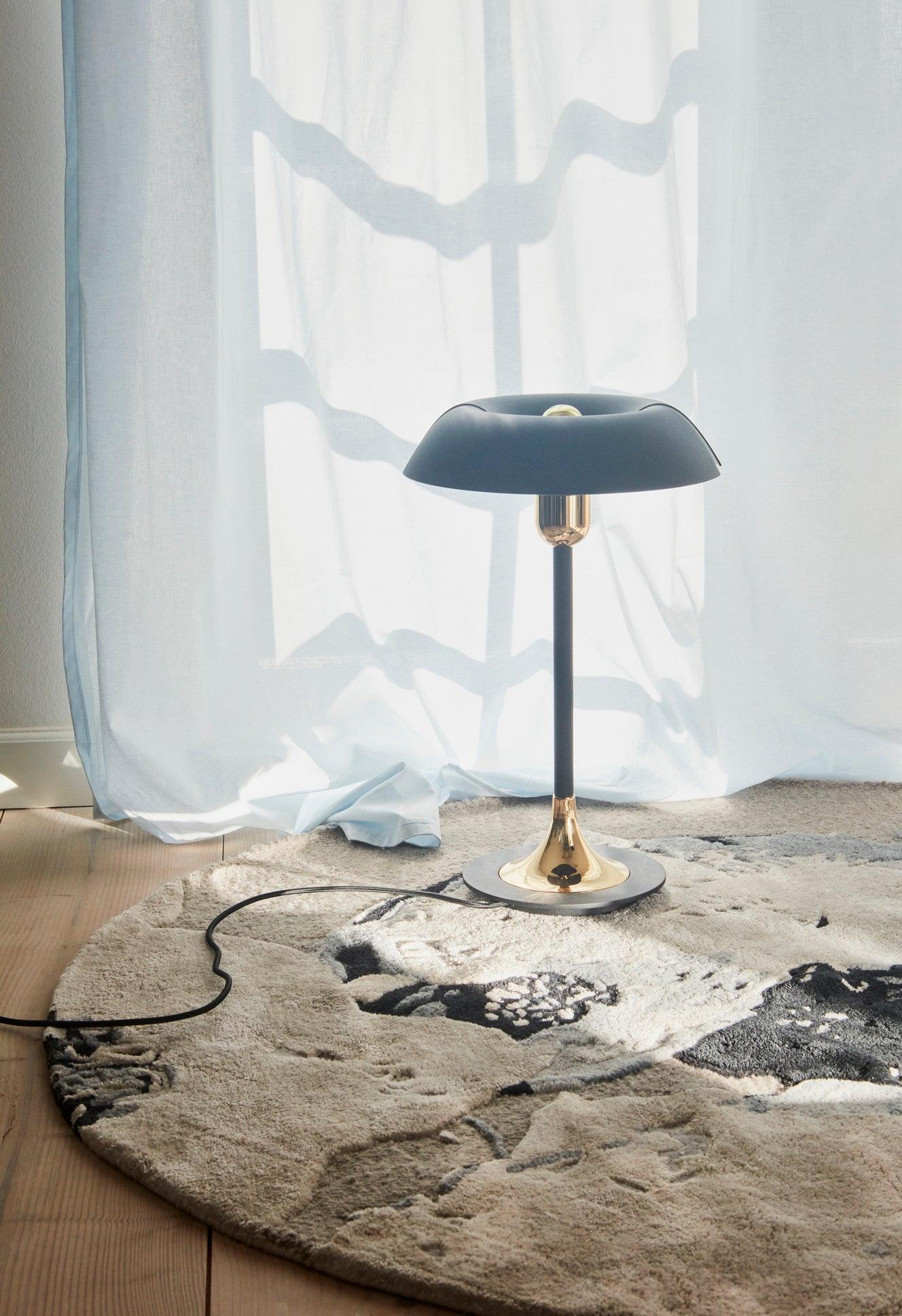 Lampa stołowa CYCNUS czarny AYTM Eye on Design