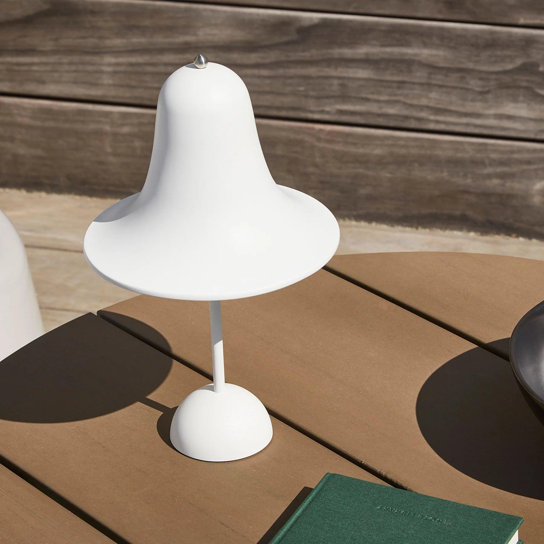 Lampa stołowa przenośna PANTOP biały mat Verpan Eye on Design