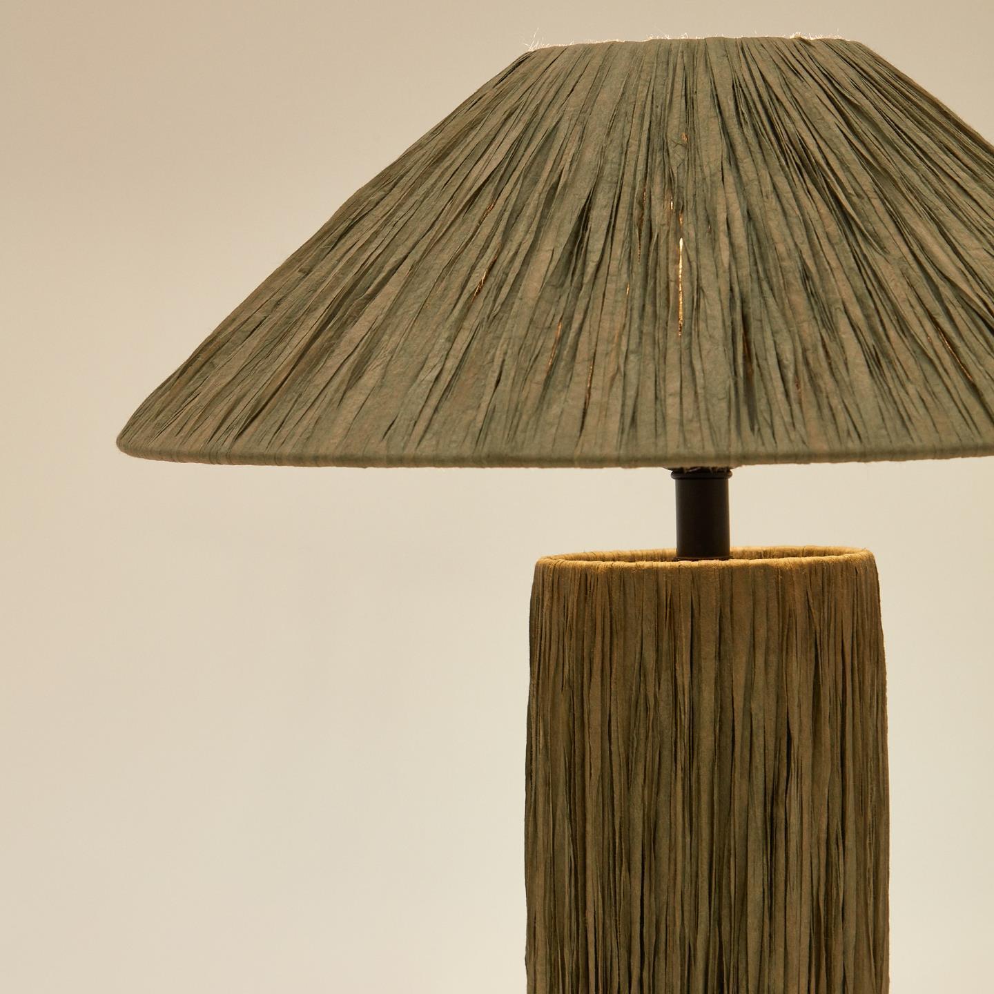 Lampa stołowa SAMSE zielona rafia La Forma Eye on Design