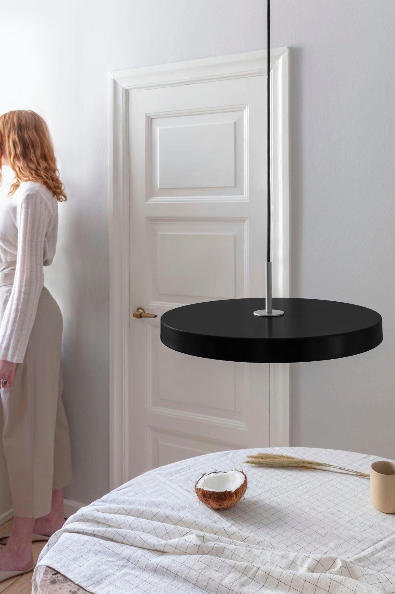 Lampa wisząca ASTERIA czarny UMAGE Eye on Design