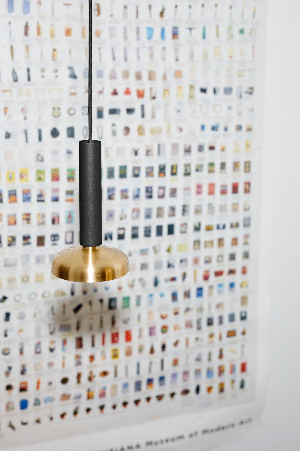 Lampa wisząca BLEND biały z mosiężnym wykończeniem Pholc Eye on Design