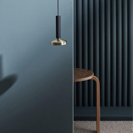 Lampa wisząca BLEND czarny z mosiężnym wykończeniem Pholc Eye on Design