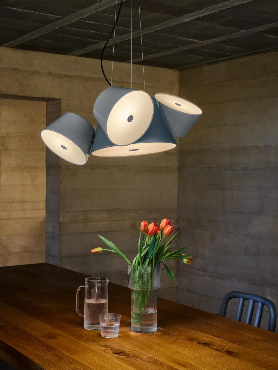 Lampa wisząca okrągła TAM TAM biały z pomarańczowymi kloszami Marset Eye on Design