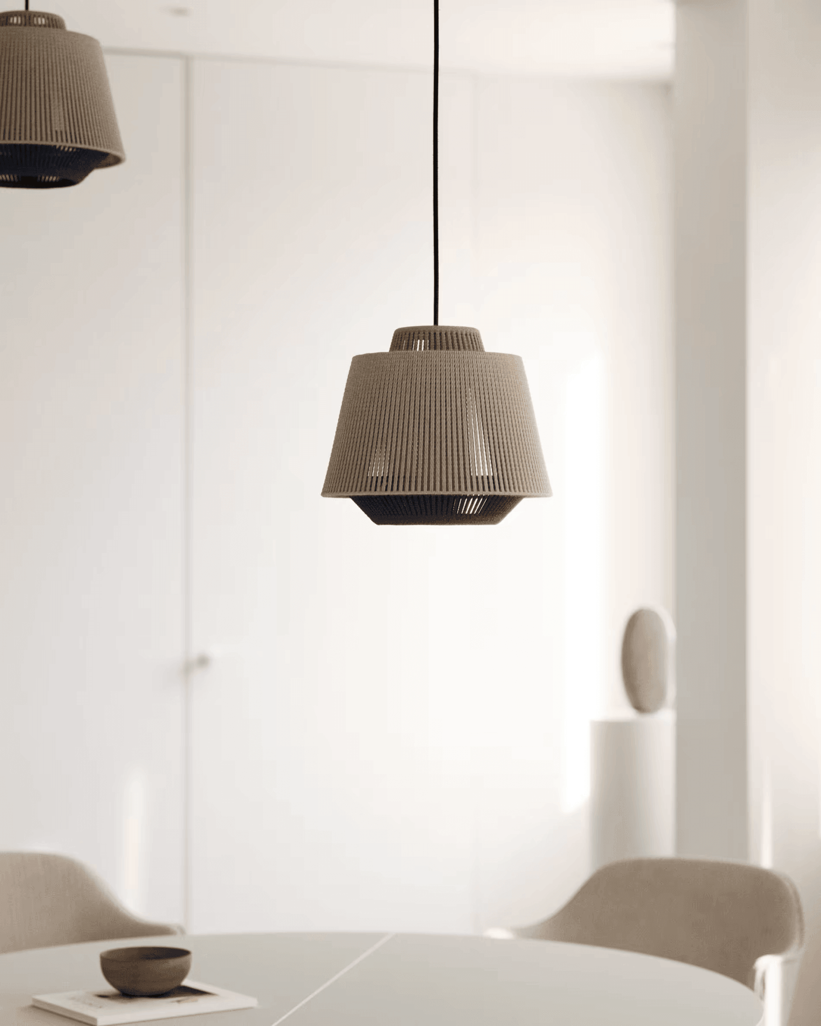 Lampa wisząca YUVIA beżowy z zielonym La Forma Eye on Design