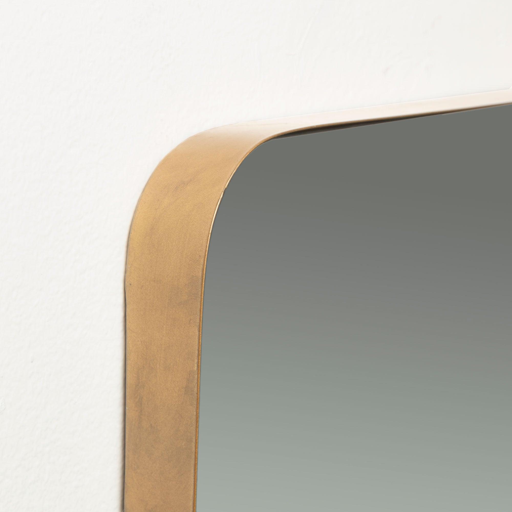 Lustro ścienne MARCO w złotej ramie La Forma Eye on Design
