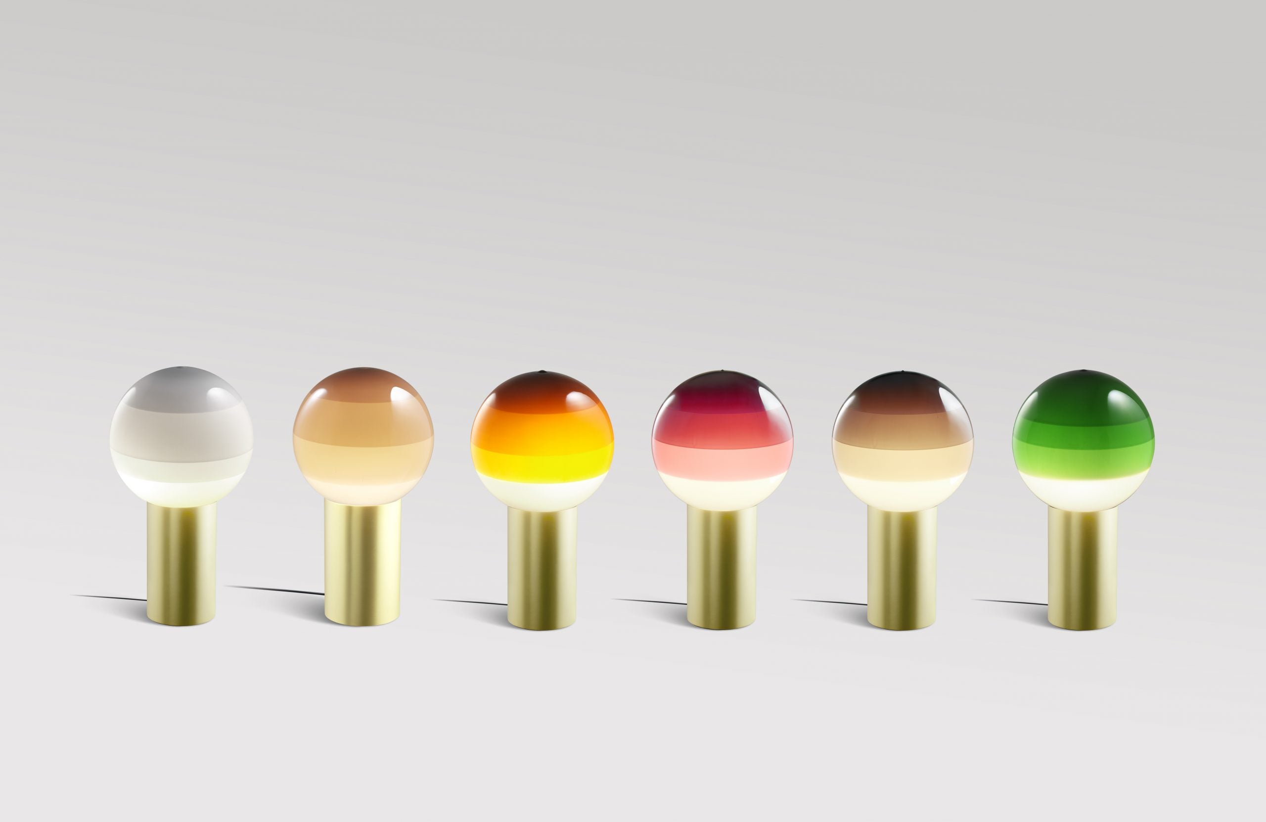 Tischlampe DIPPING grün mit goldenem Fuß