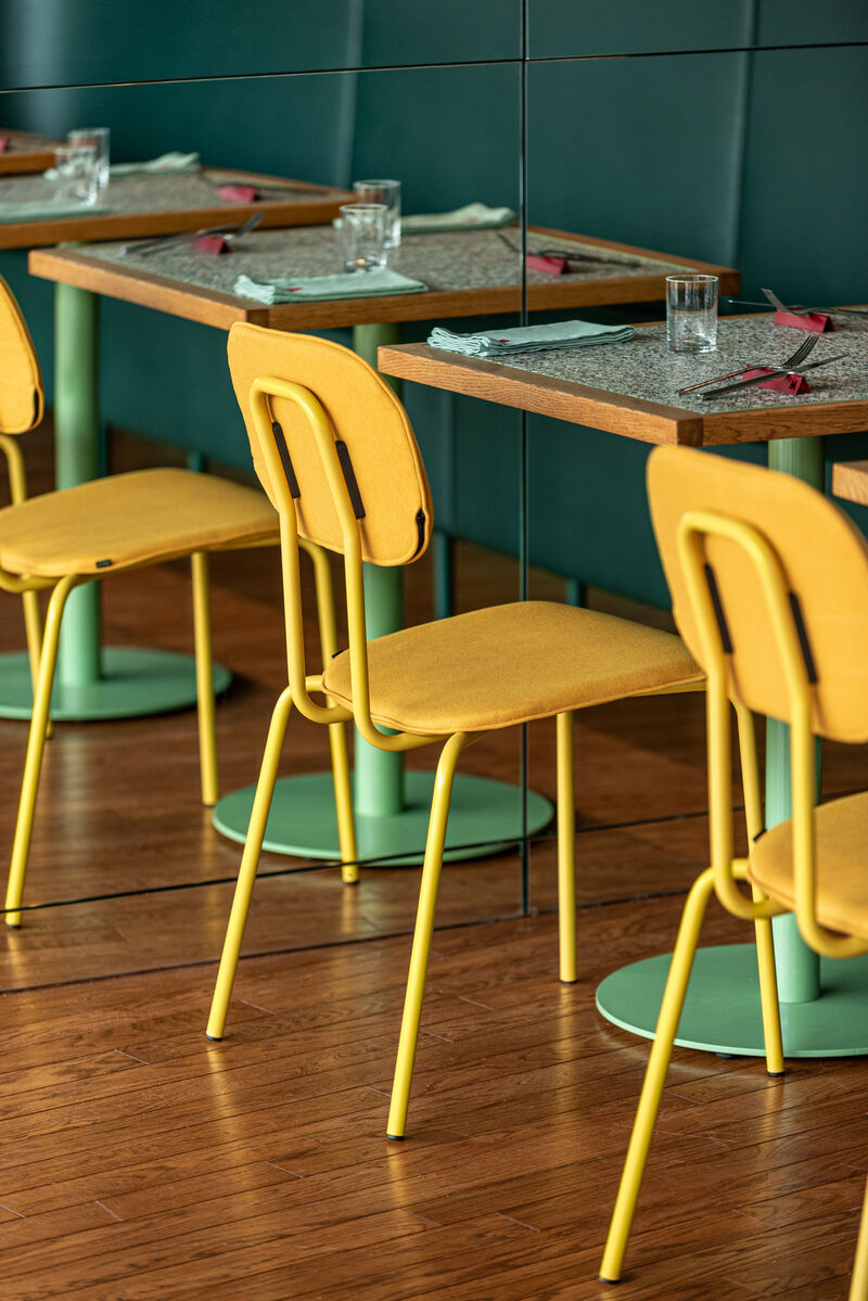 New school upholstered chair metal base